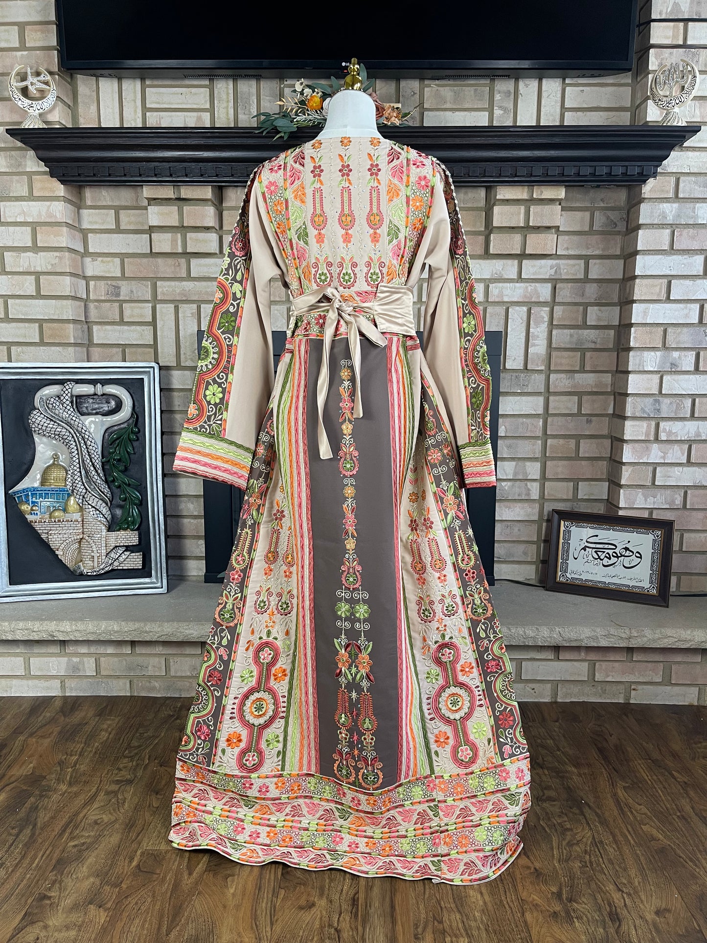 Cream/Brown Hebron's Bride Thobe