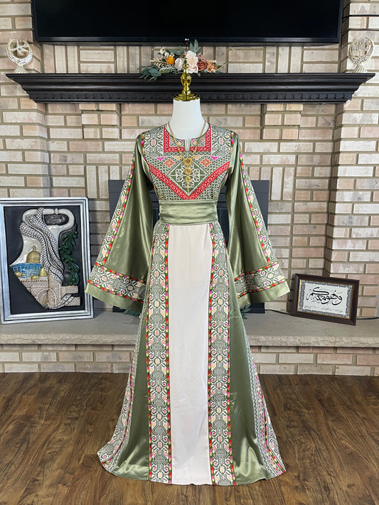 Cream/Green Bayt Dajan Thobe