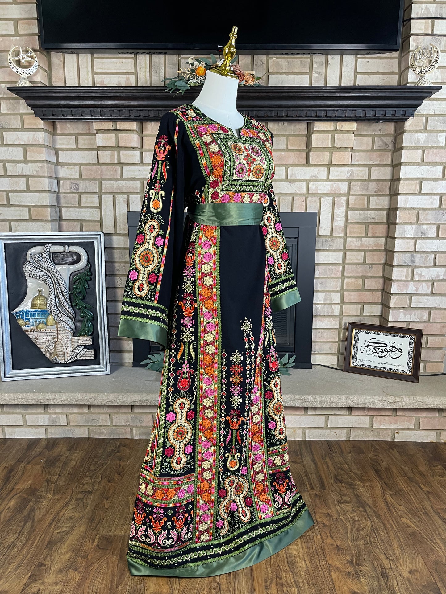 Black/Green Malaka Thobe