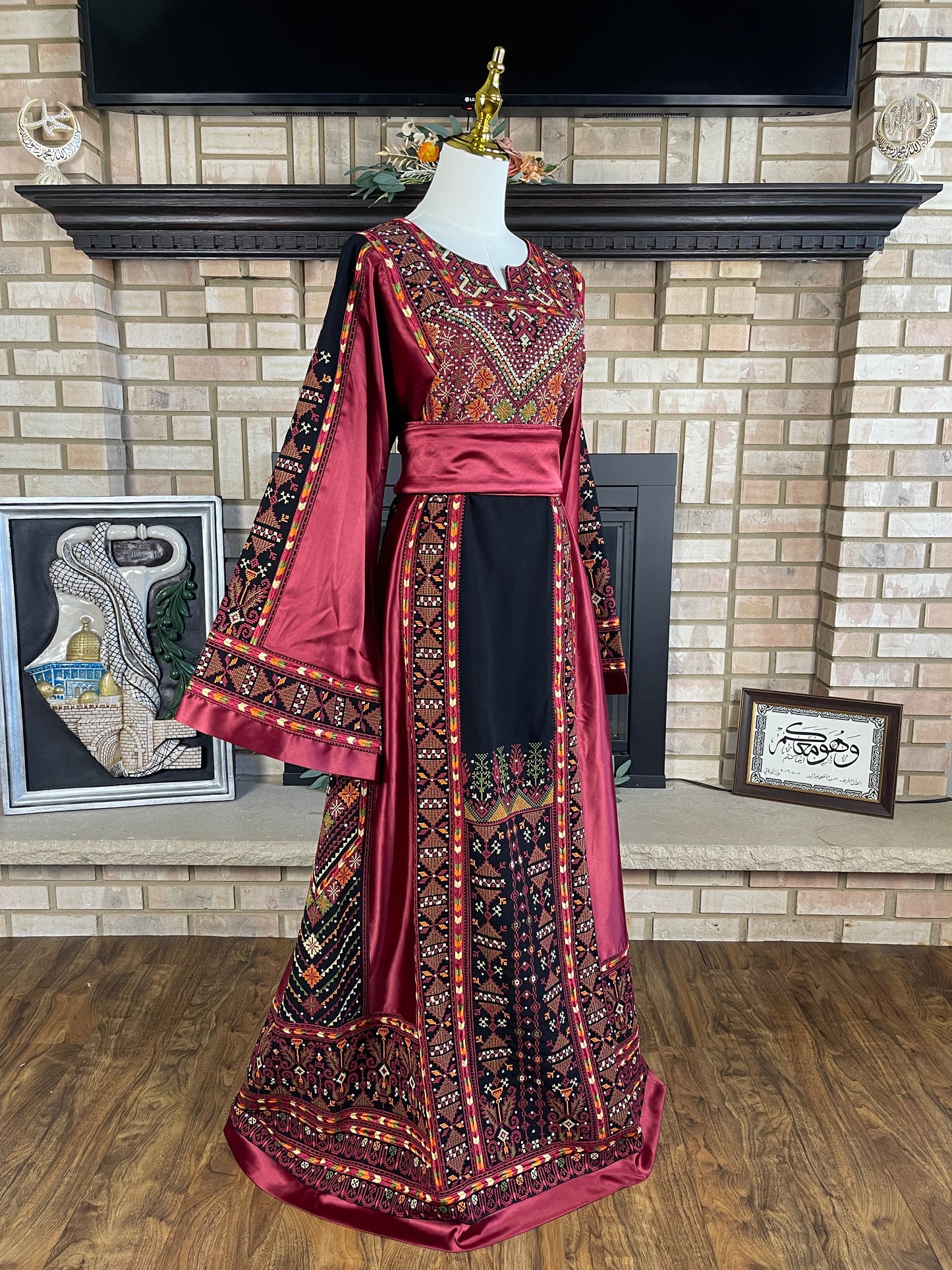 Black/Burgundy Akka Thobe & Headpiece