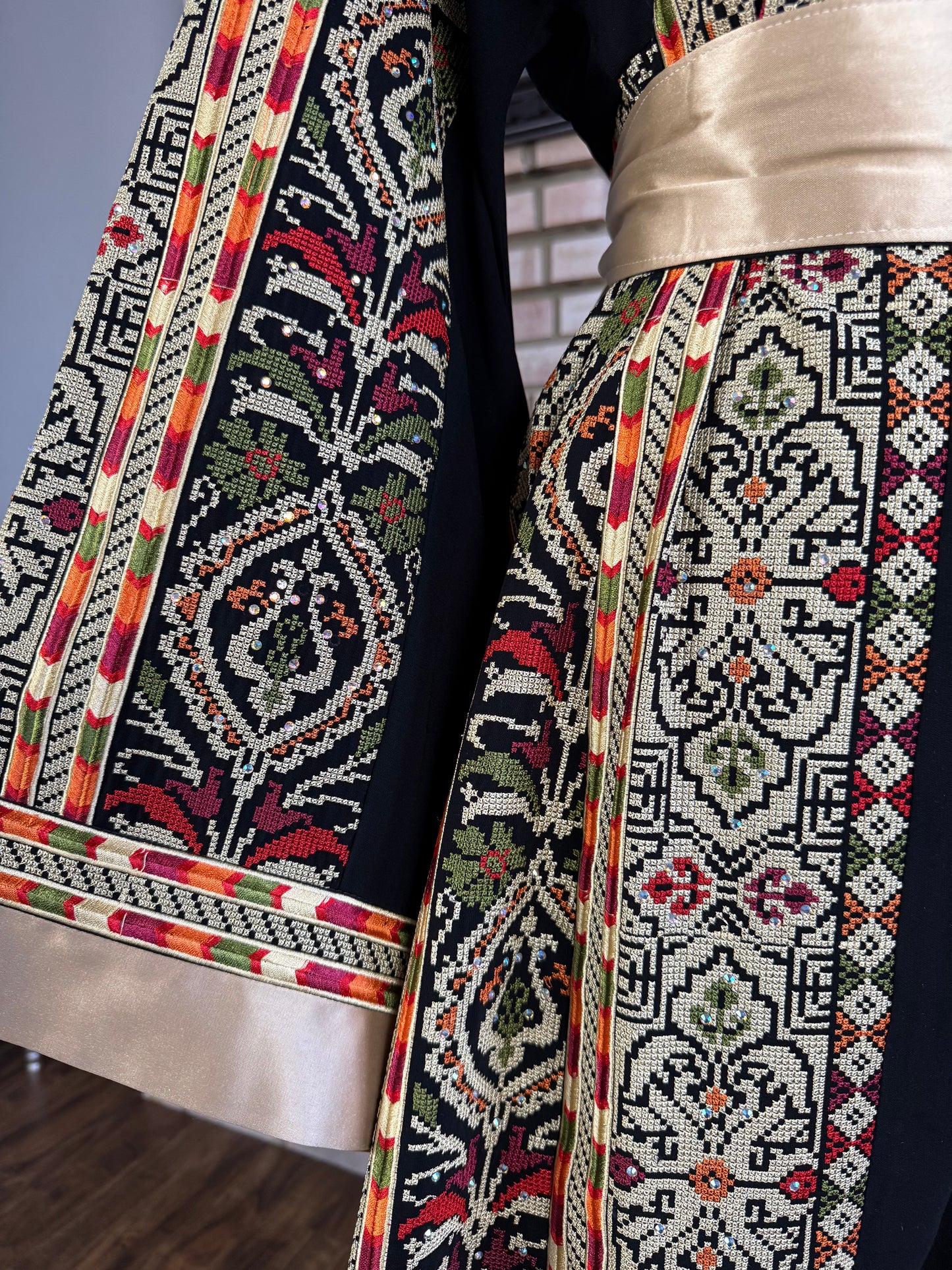 Black/Gold Beit Lahia Thobe