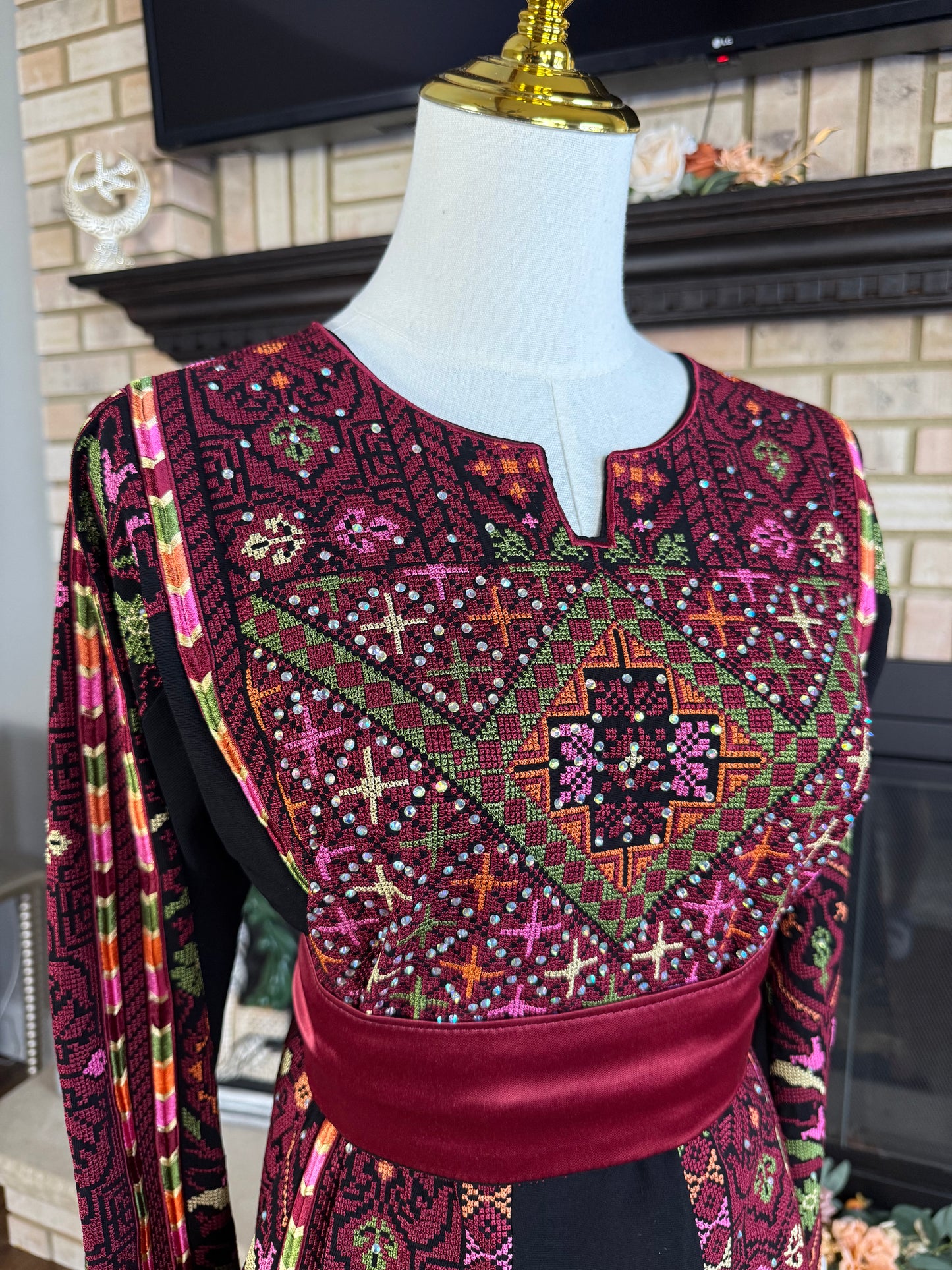 Black/Maroon Beit Lahia Thobe