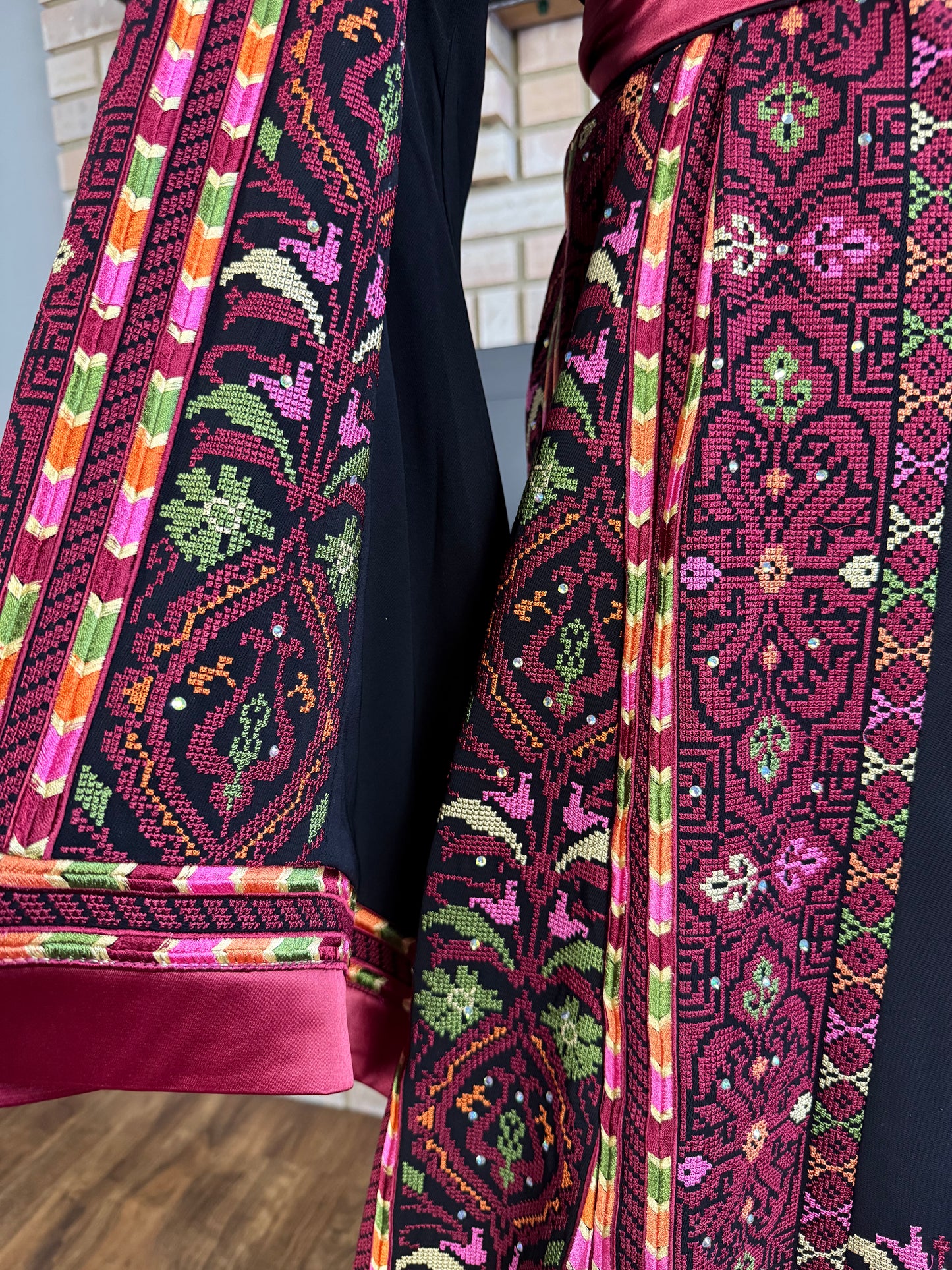 Black/Maroon Beit Lahia Thobe