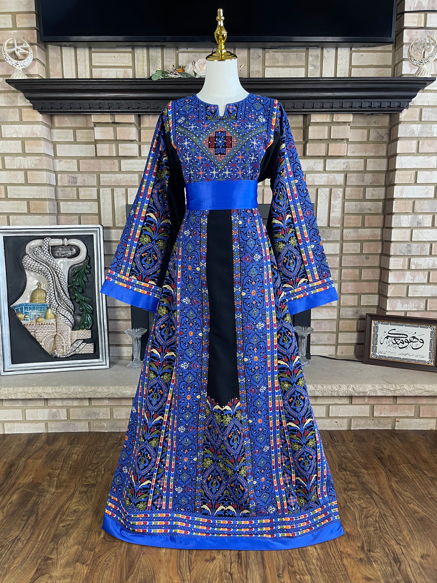Black/Blue Beit Lahia Thobe