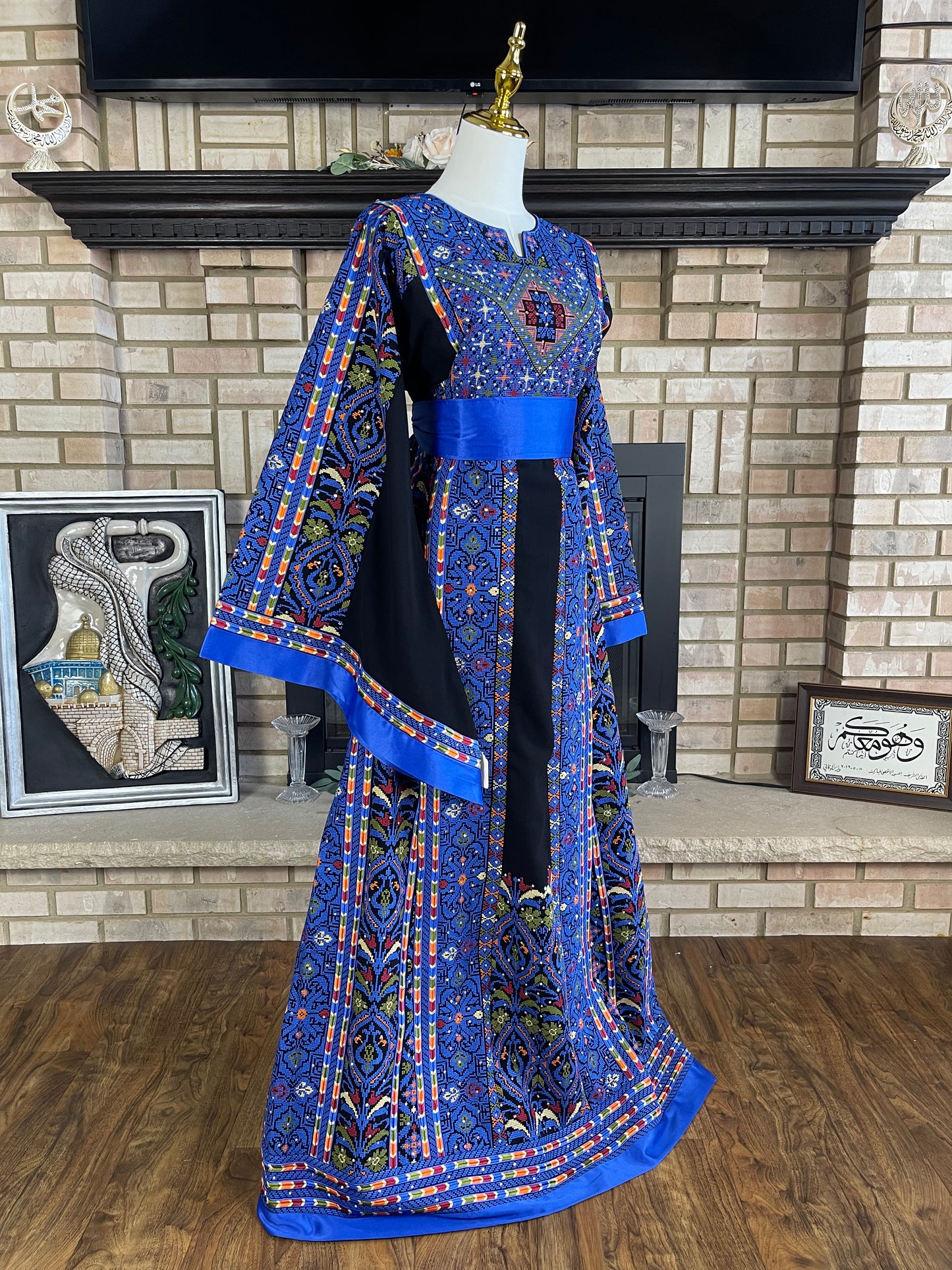 Black/Blue Beit Lahia Thobe