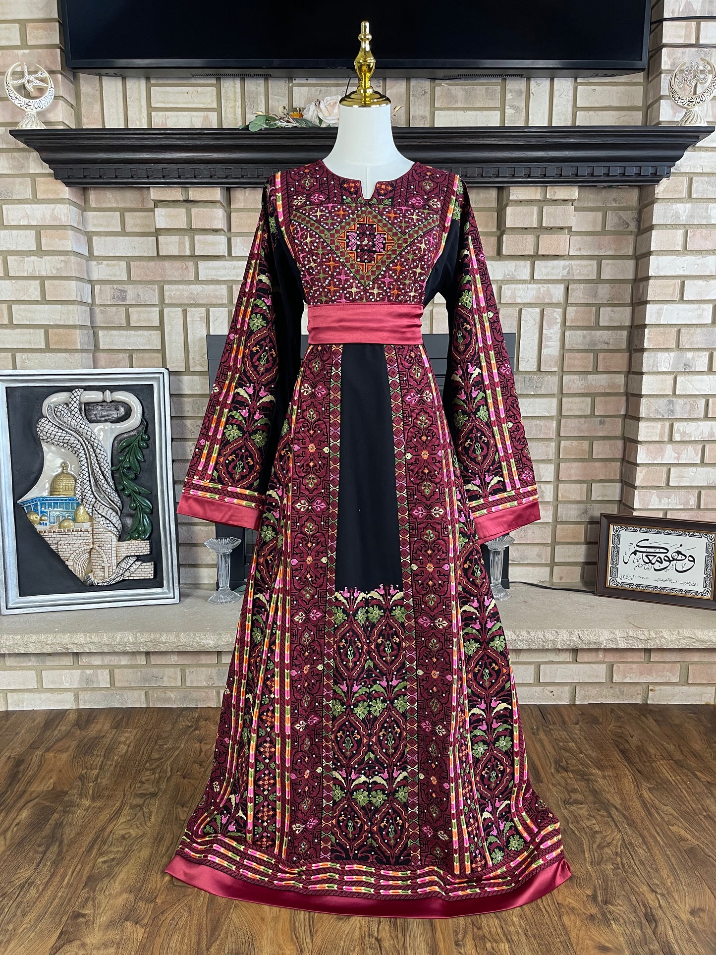 Black/Maroon Beit Lahia Thobe