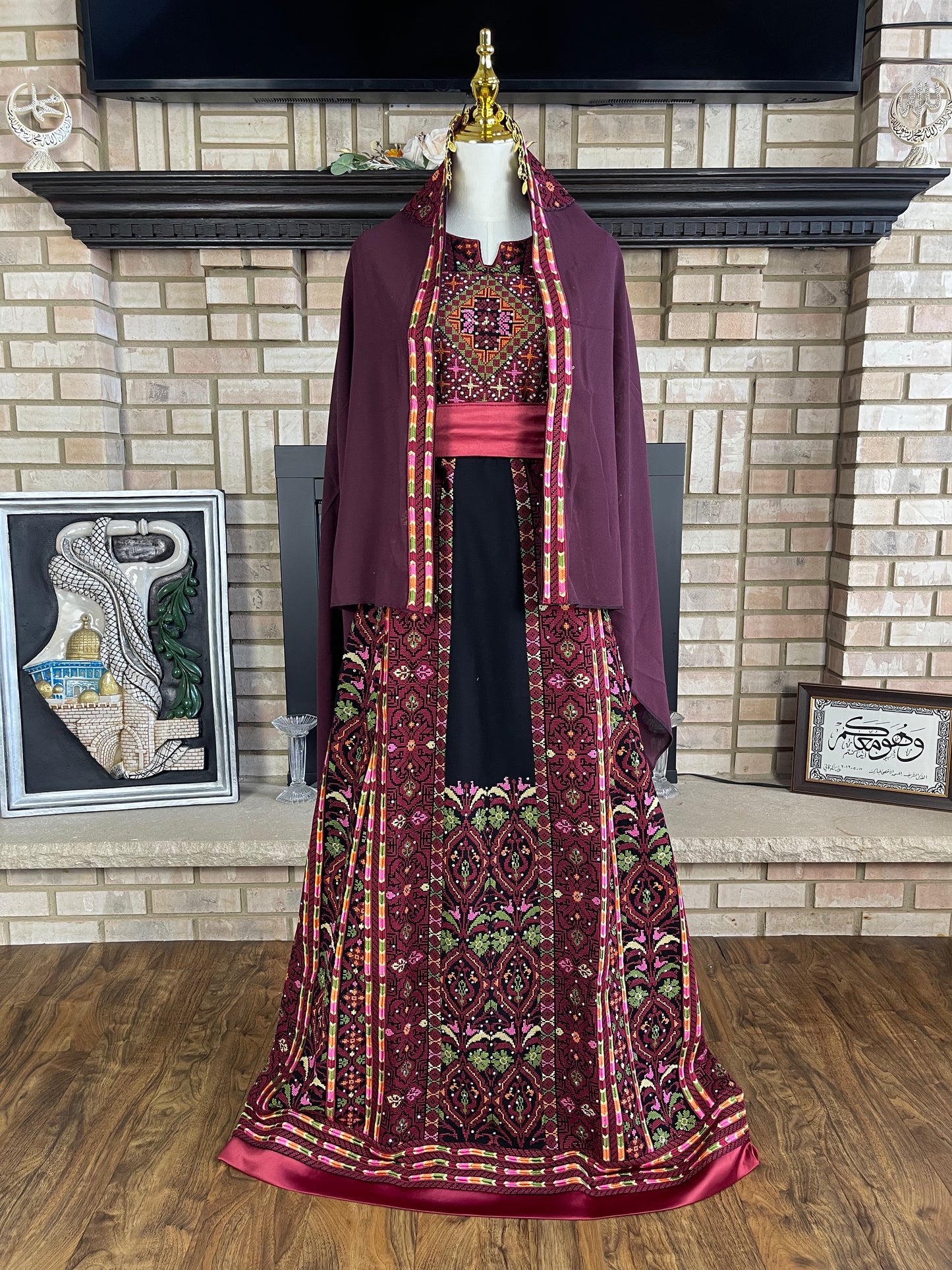 Black/Maroon Beit Lahia Thobe