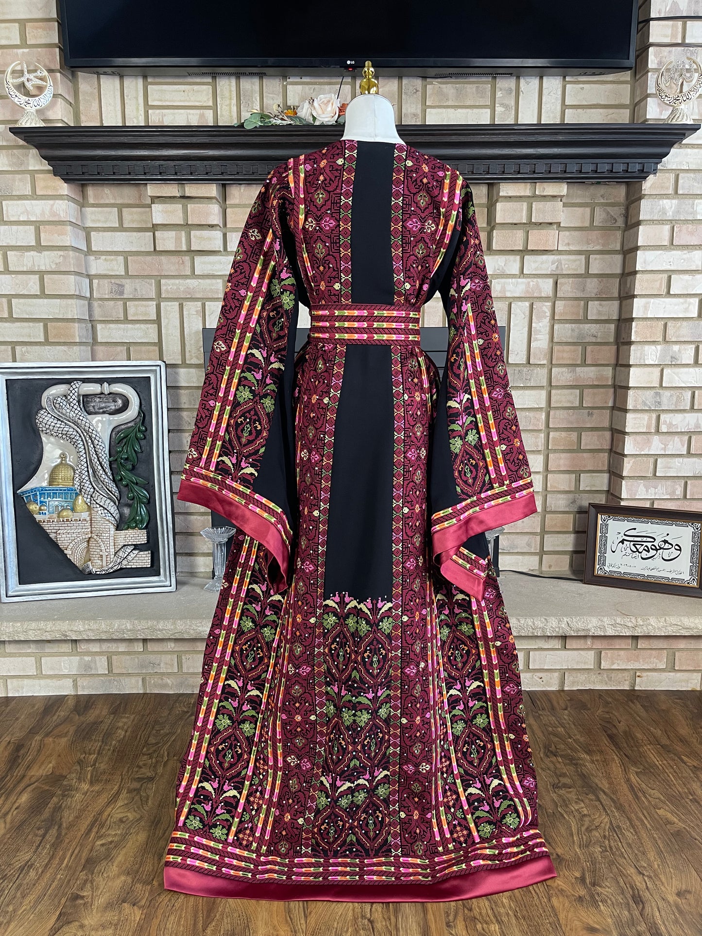 Black/Maroon Beit Lahia Thobe