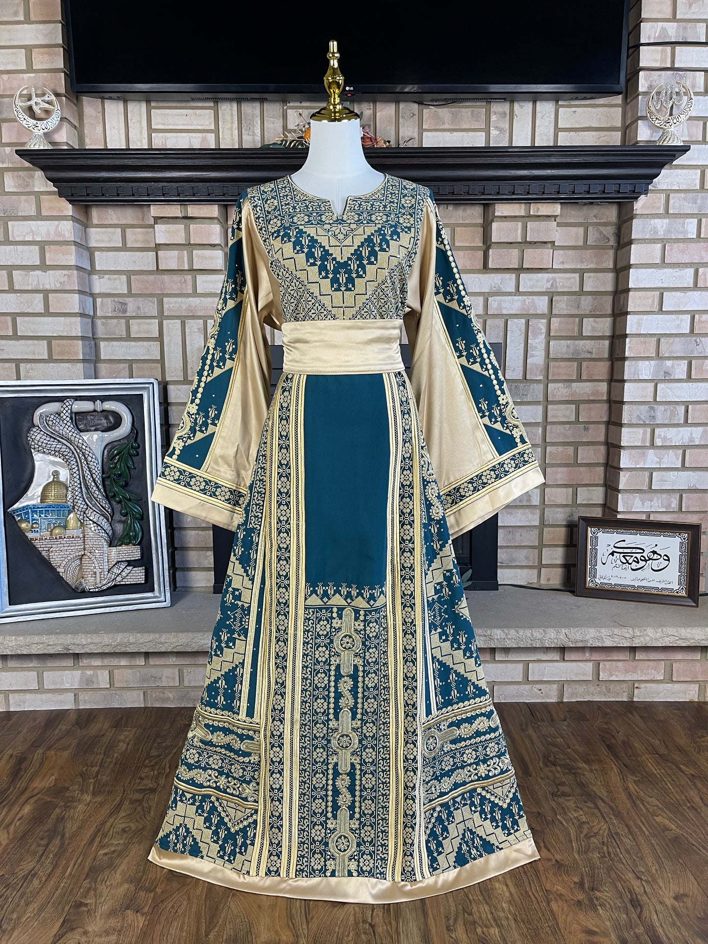 Green/Gold Satin Ishq Thobe