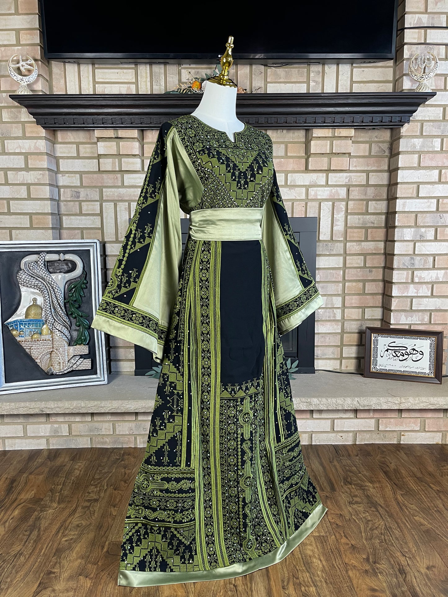 Black/Green Satin Ishq Thobe