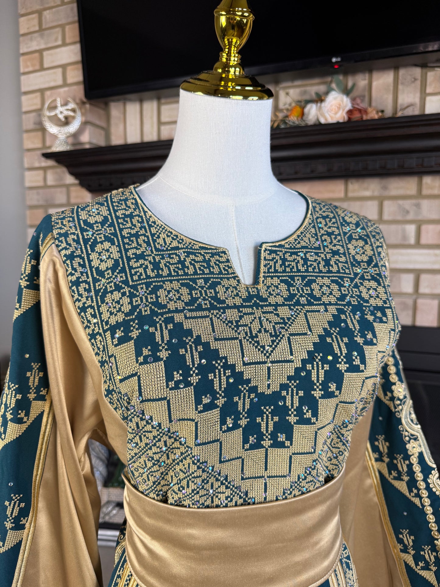 Green/Gold Satin Ishq Thobe