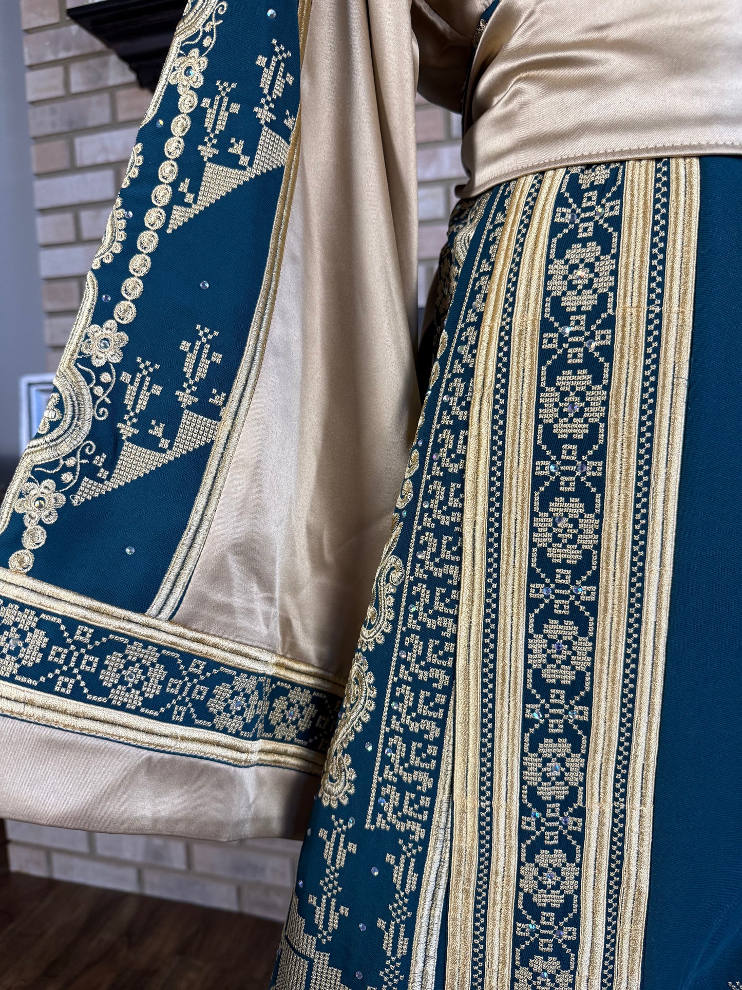 Green/Gold Satin Ishq Thobe