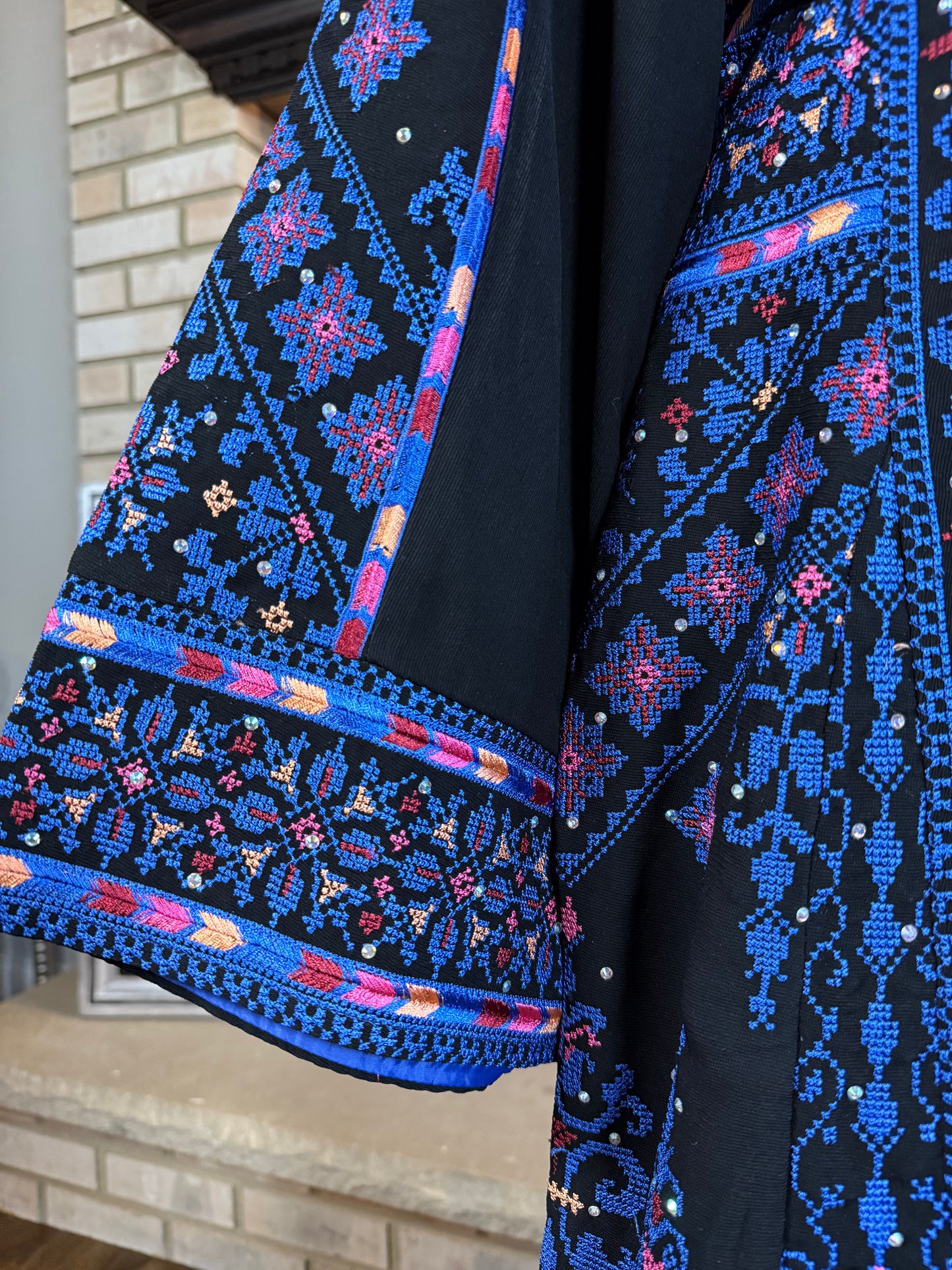 Black/Blue Al-Aseelah Thobe