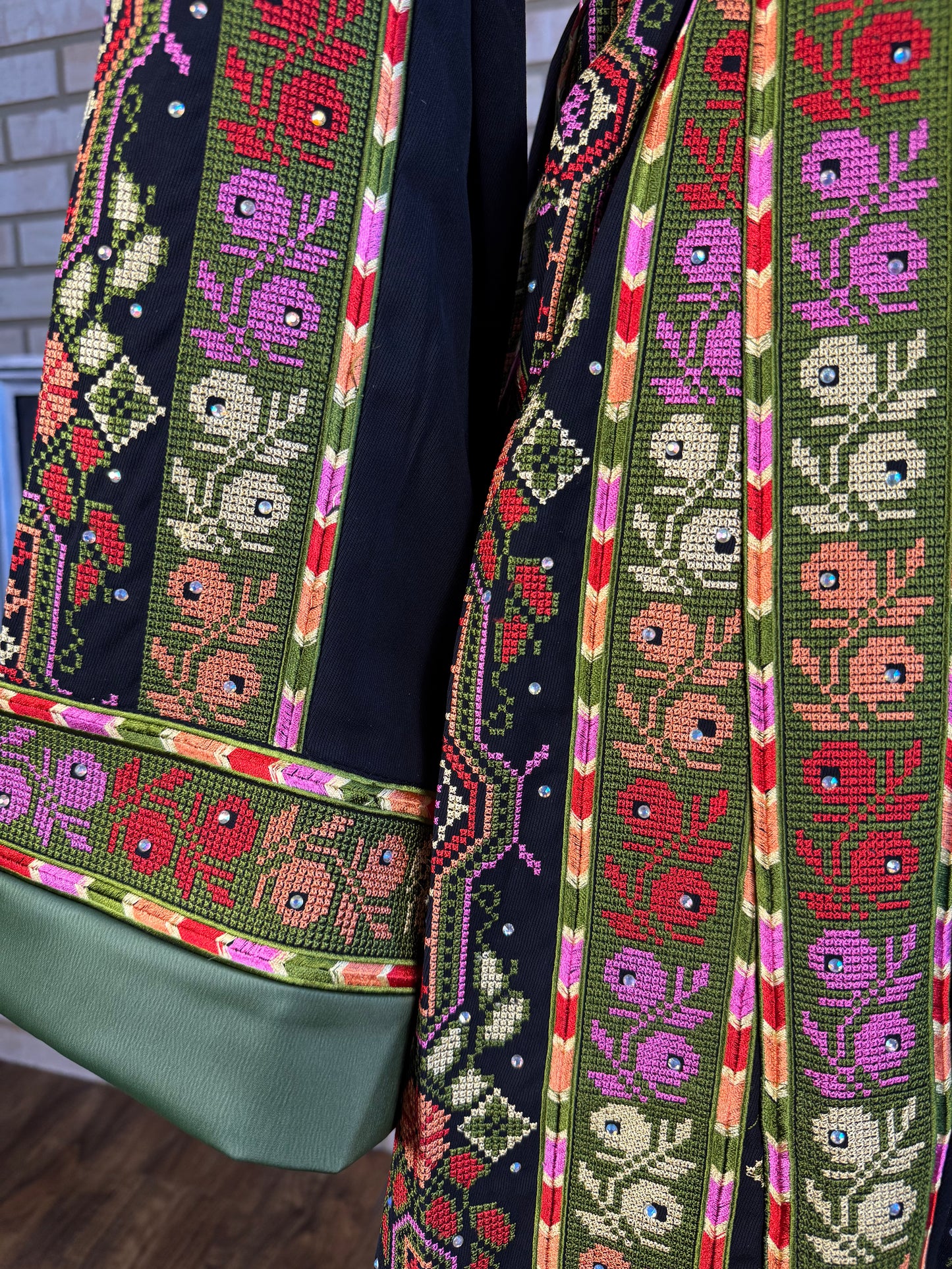 Black/Green Al-Zaytoon Thobe