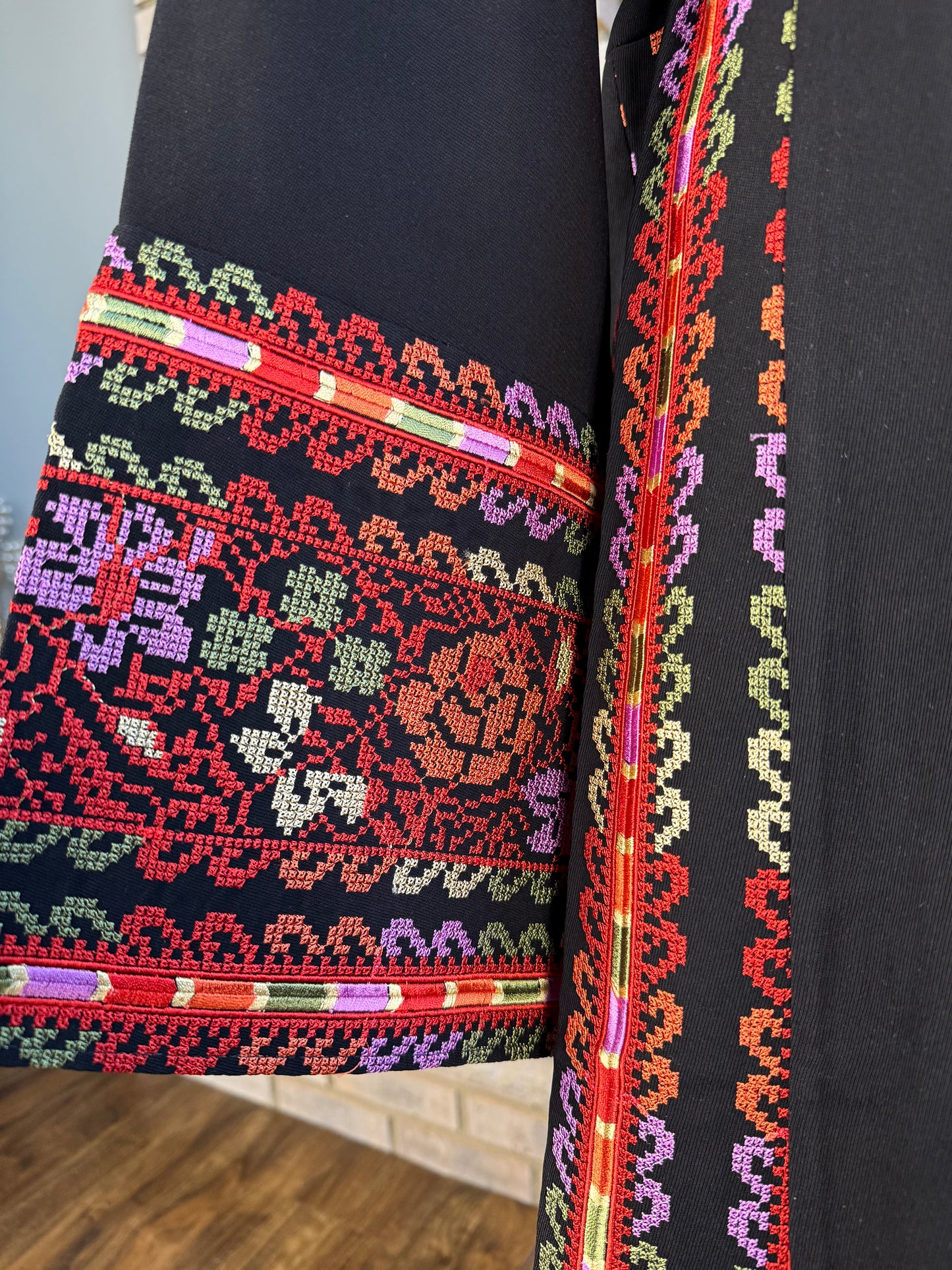 Black/Red Al-Jaleel Thobe