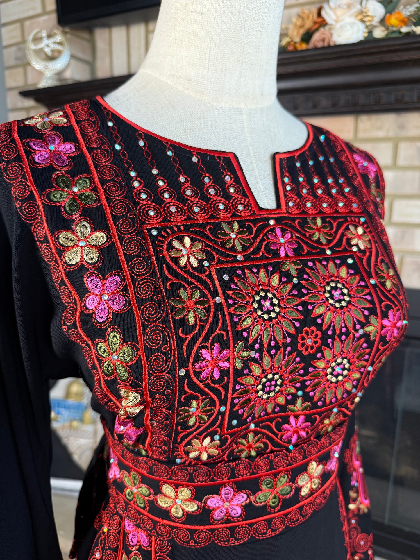 Black/Red Al-Wurood Thobe