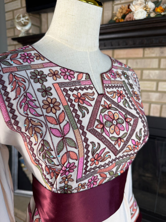 Cream/Burgundy Ajloun Thobe