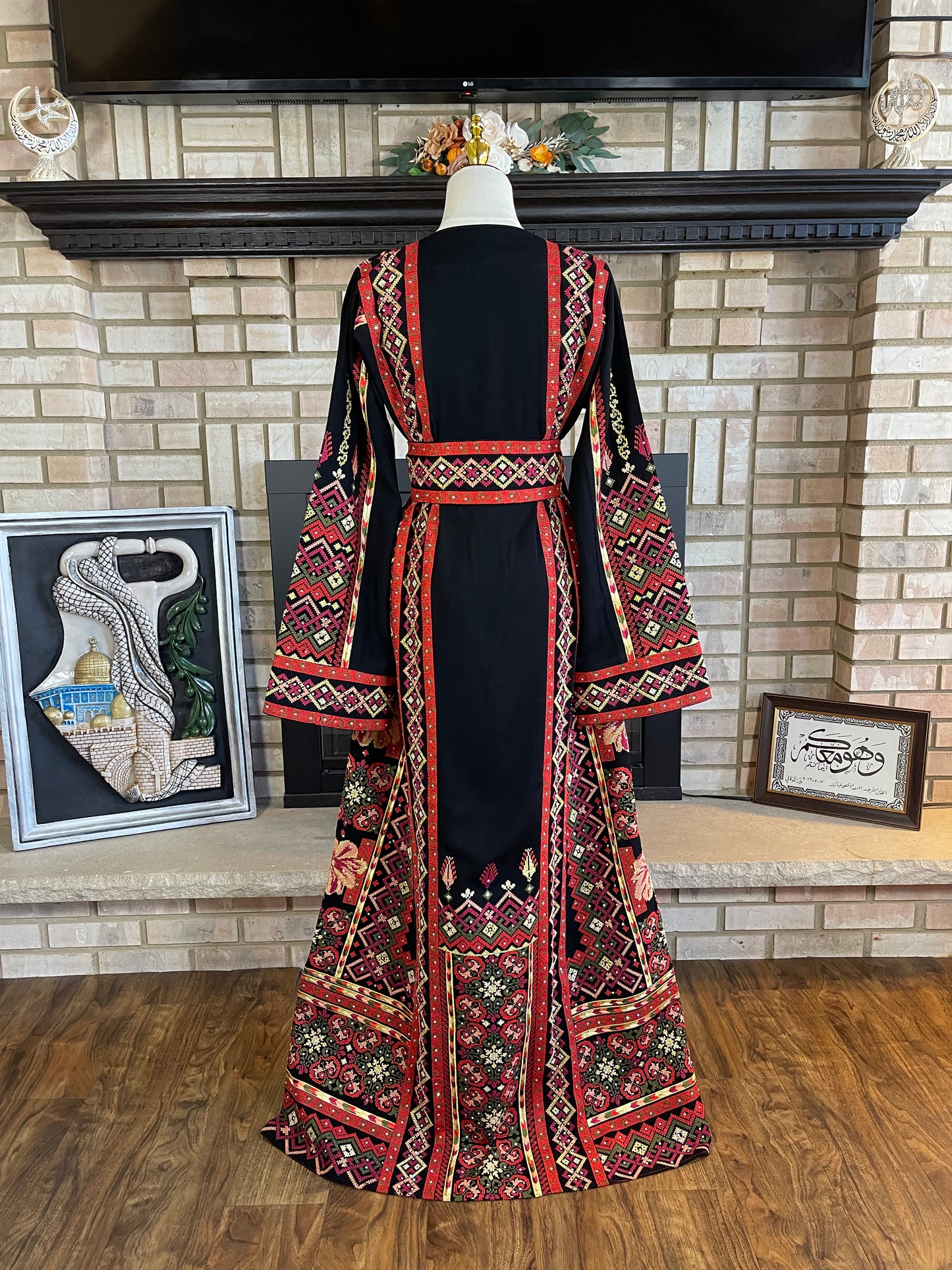 Black/Red Safad Thobe