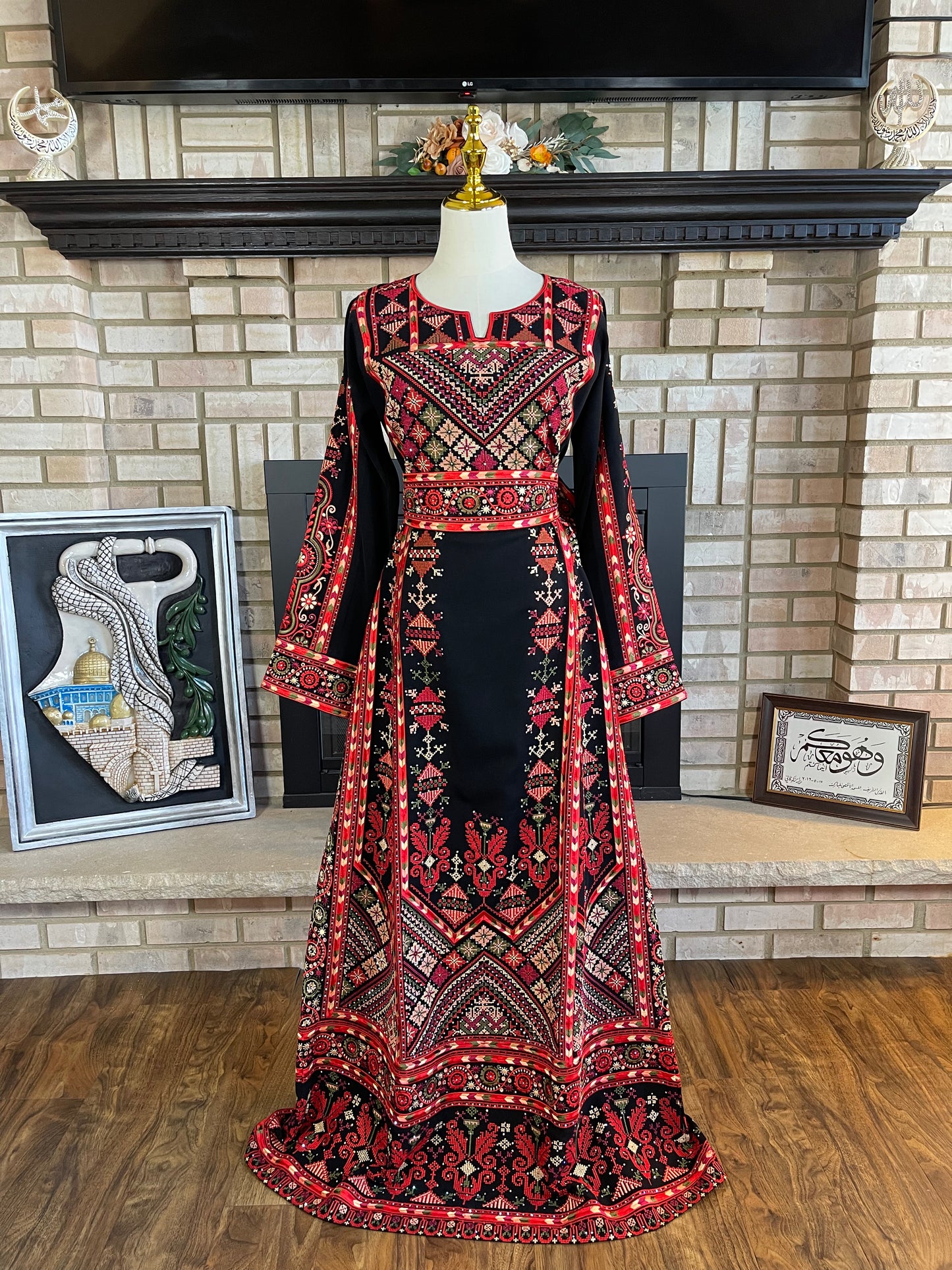 Black/Red Nablus Thobe
