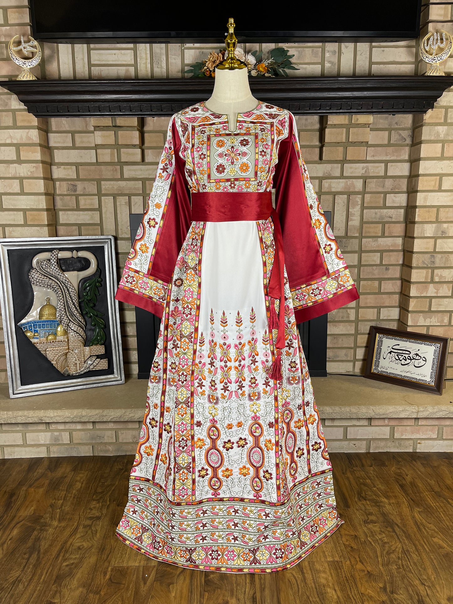 White/Green/Red Satin Malaka Thobe