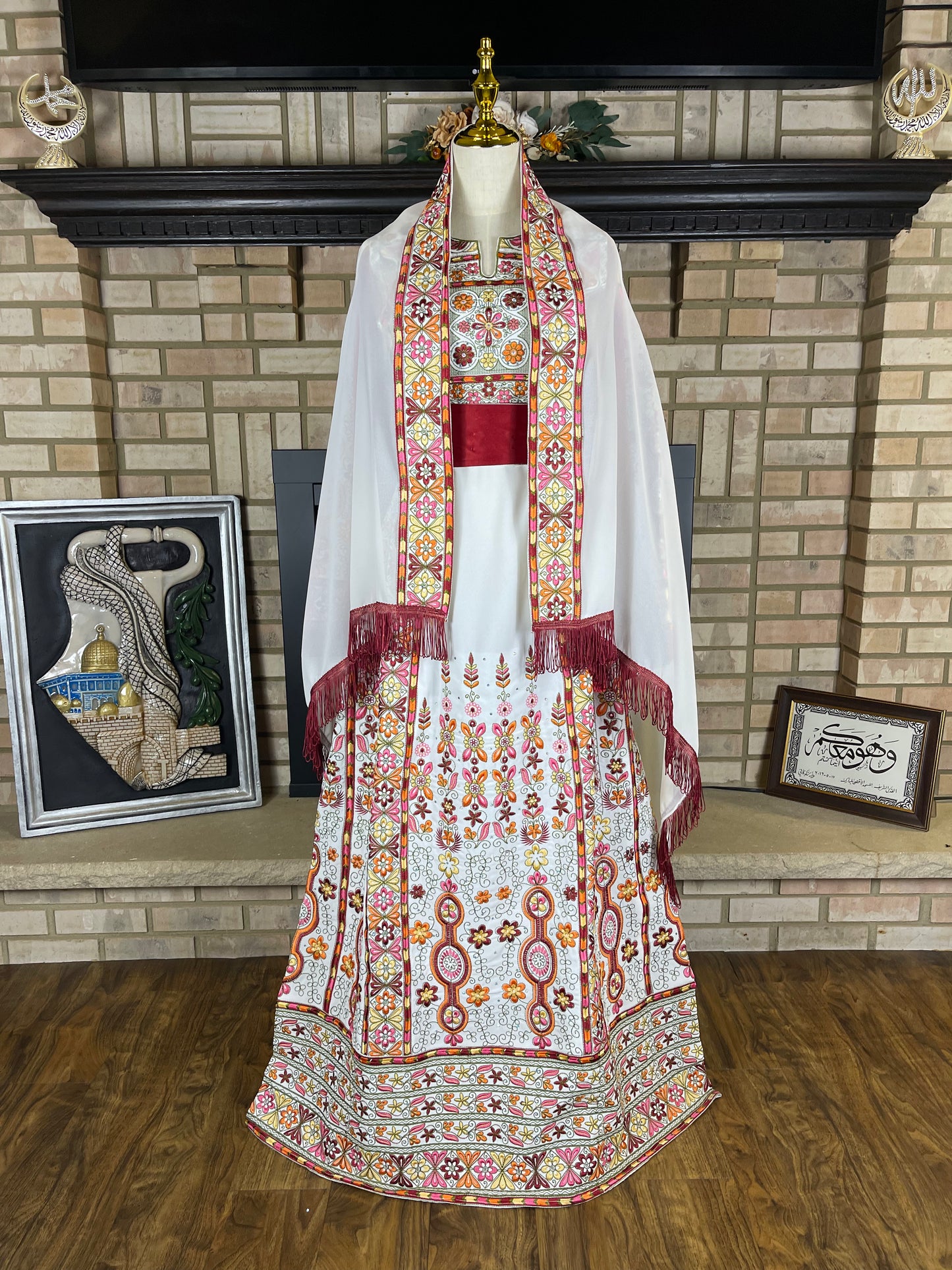 White/Green/Red Satin Malaka Thobe