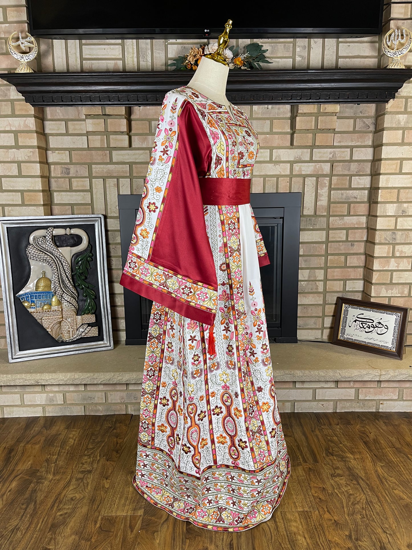 White/Green/Red Satin Malaka Thobe