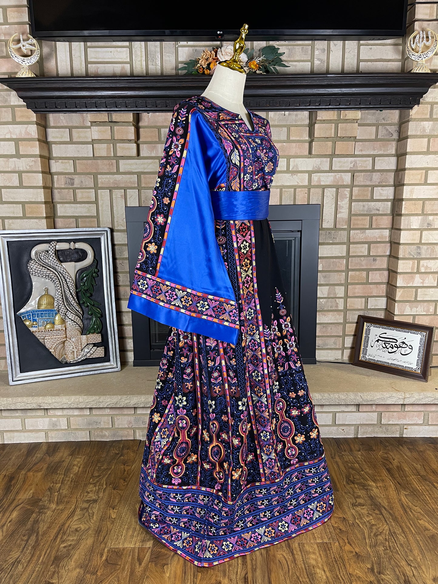 Black/Blue Satin Malaka Thobe