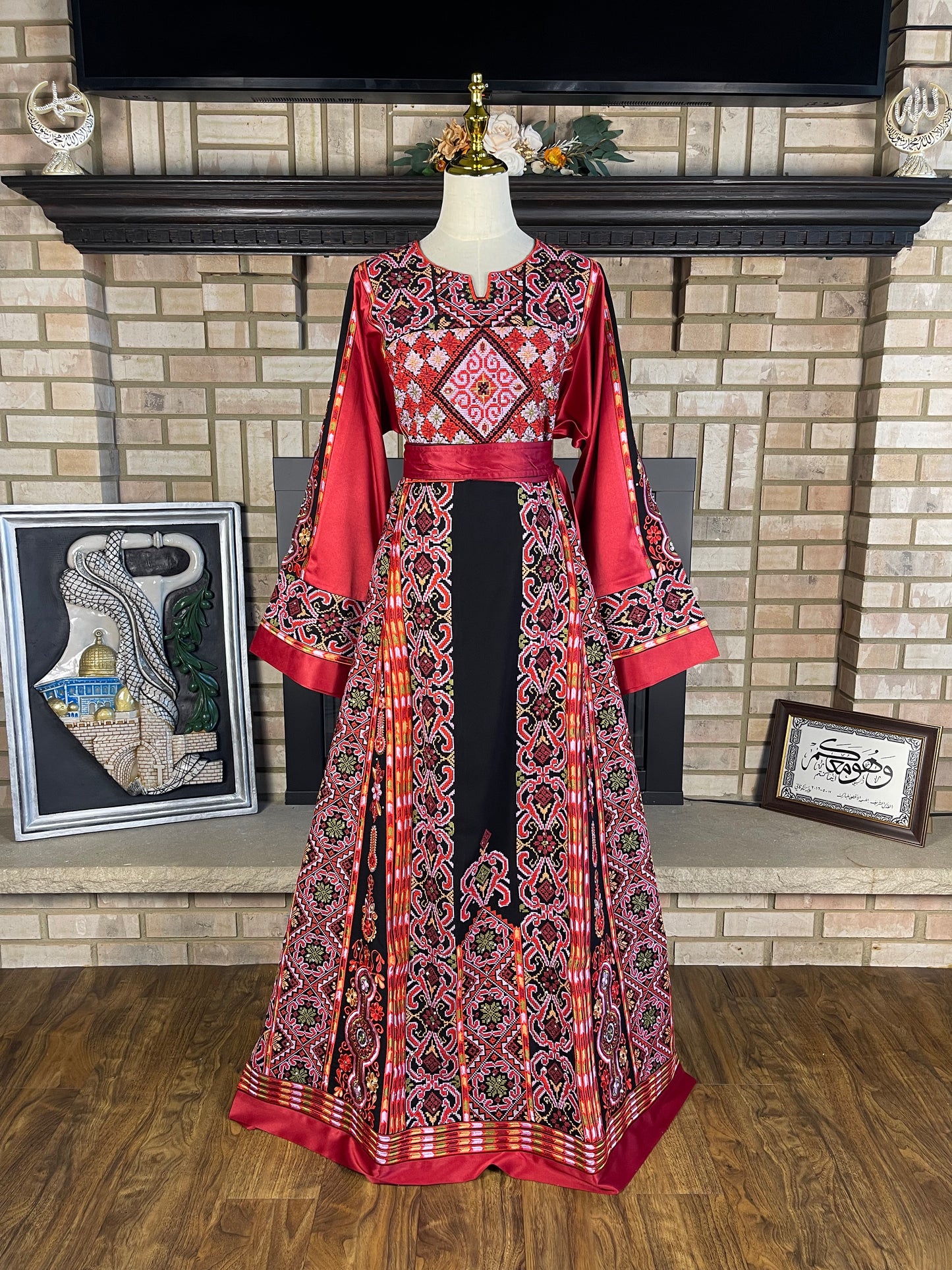 Black/Red Hebron Thobe
