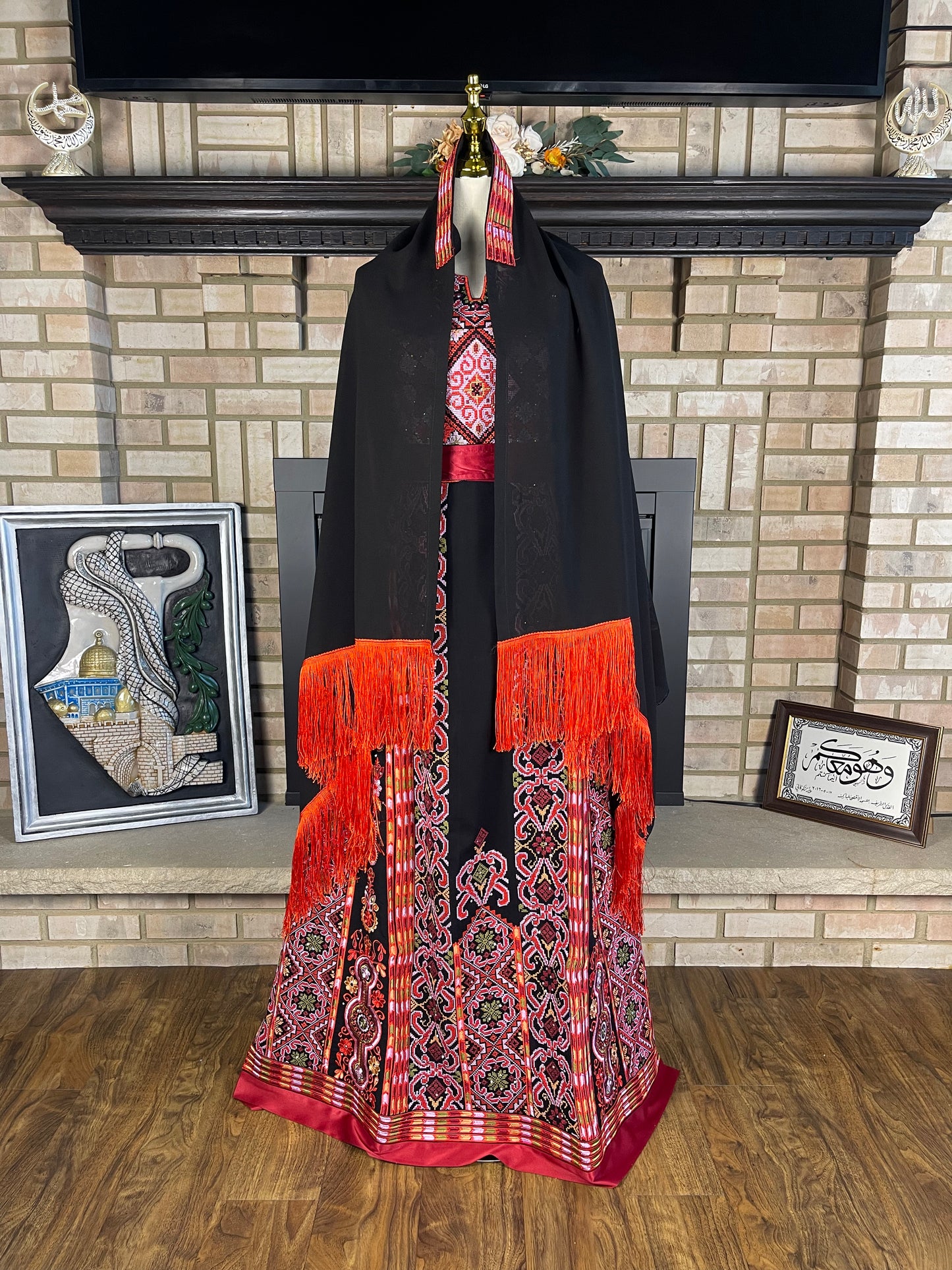 Black/Red Hebron Thobe