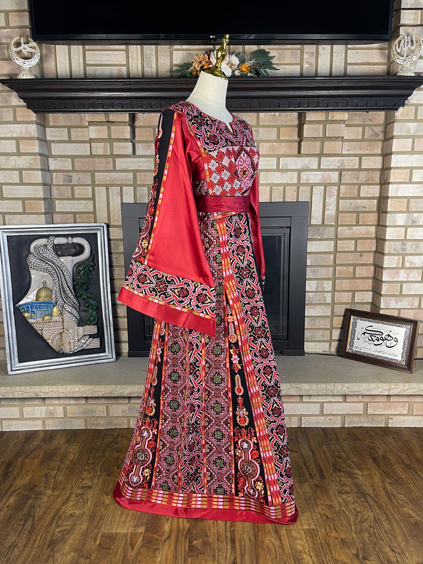 Black/Red Hebron Thobe