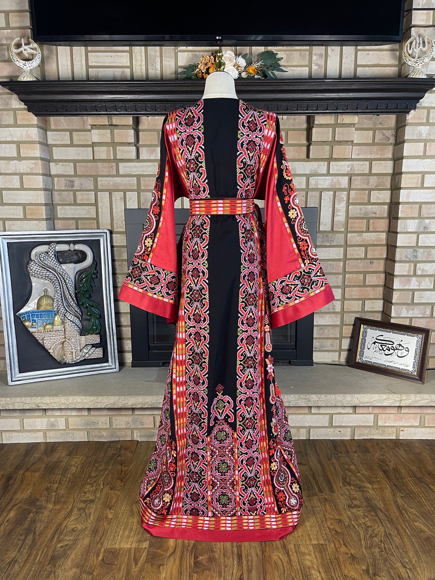 Black/Red Hebron Thobe