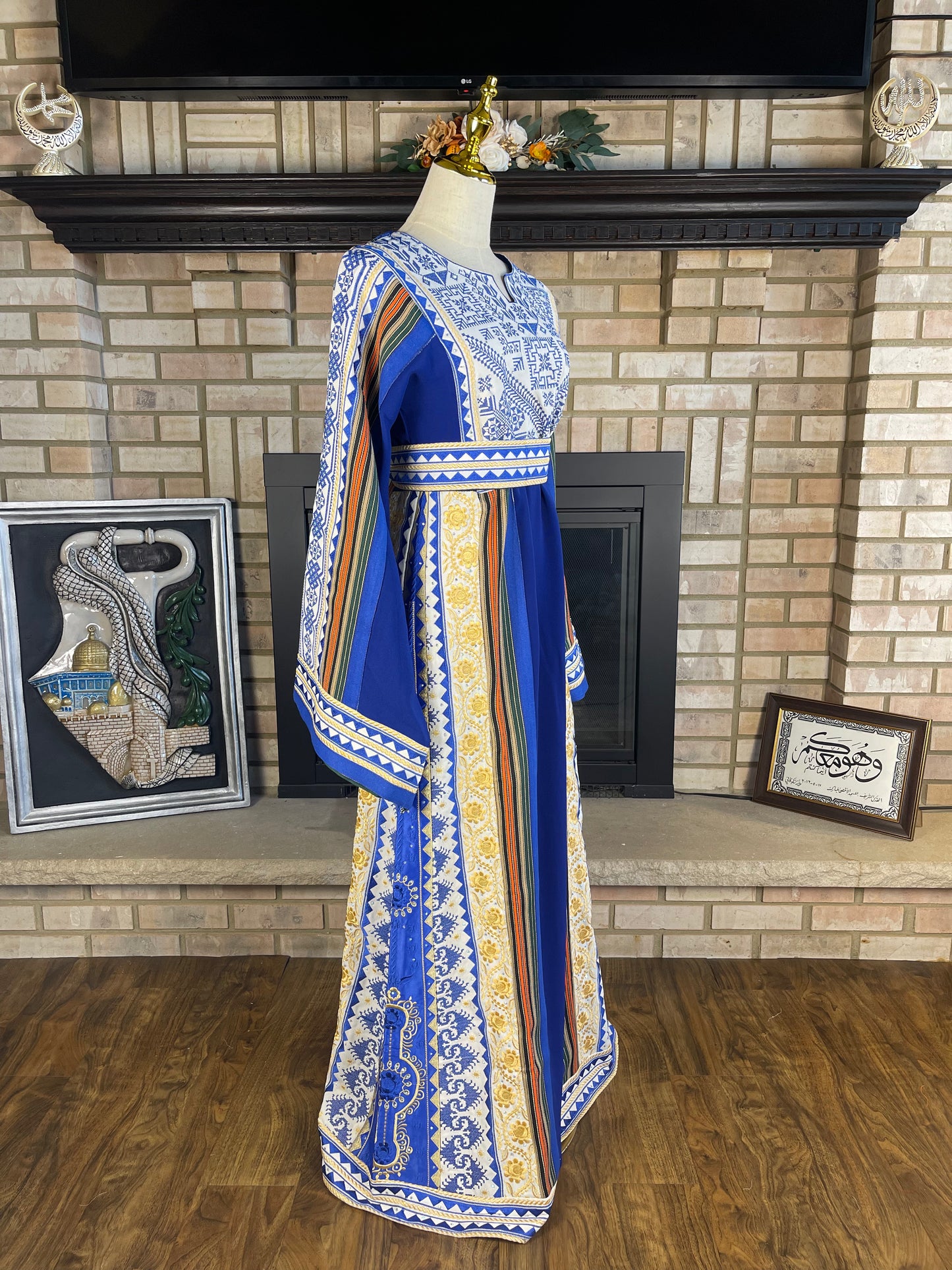 White/Blue Majdalawi Thobe