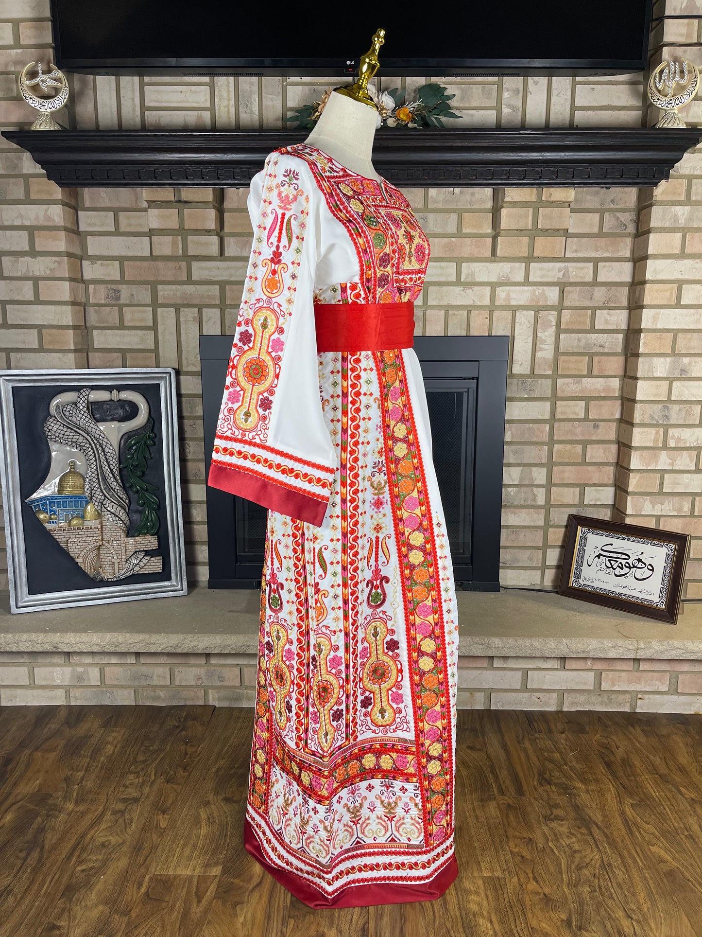 White/Red Malaka Thobe