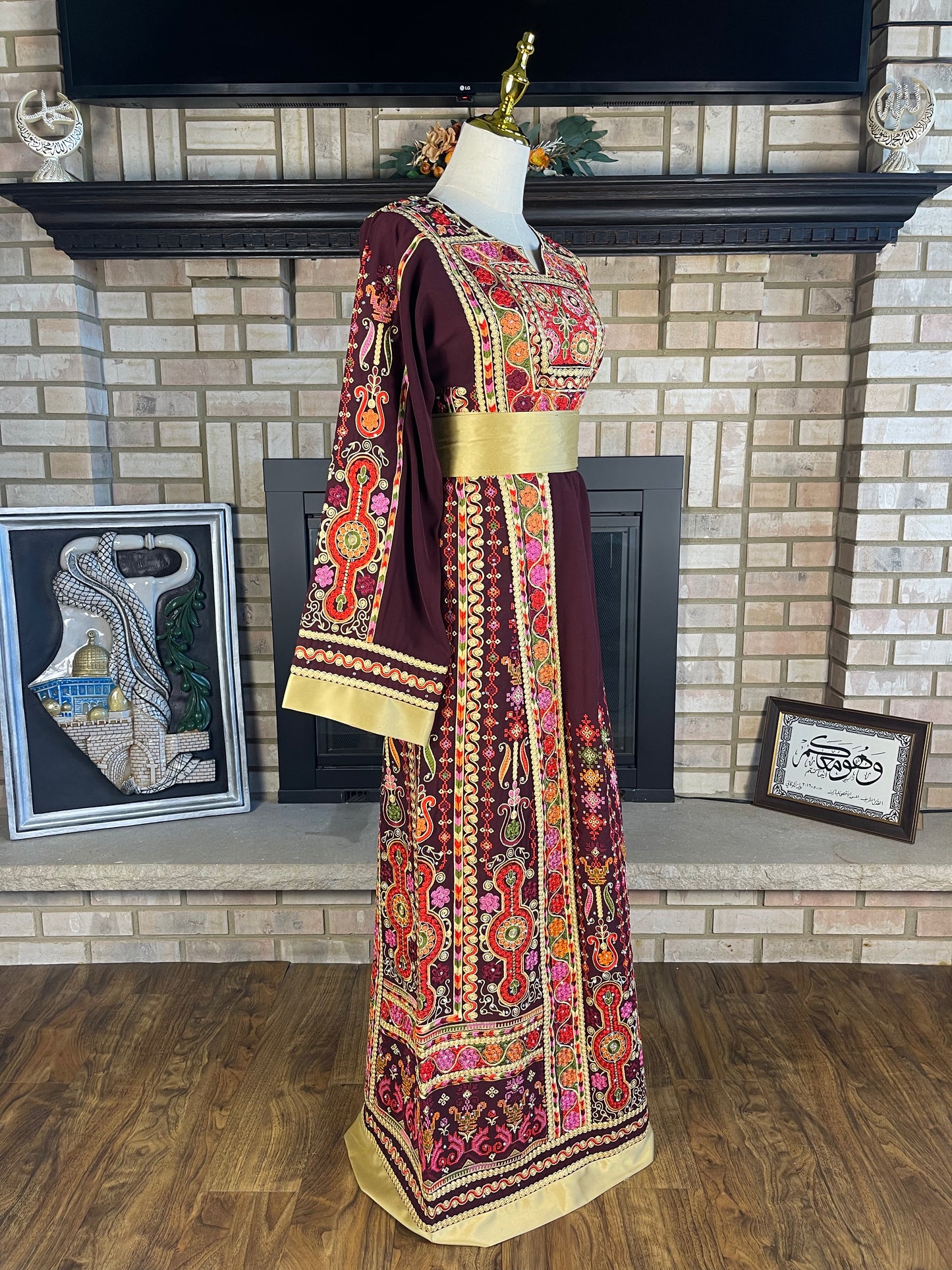 Maroon/Gold Malaka Thobe