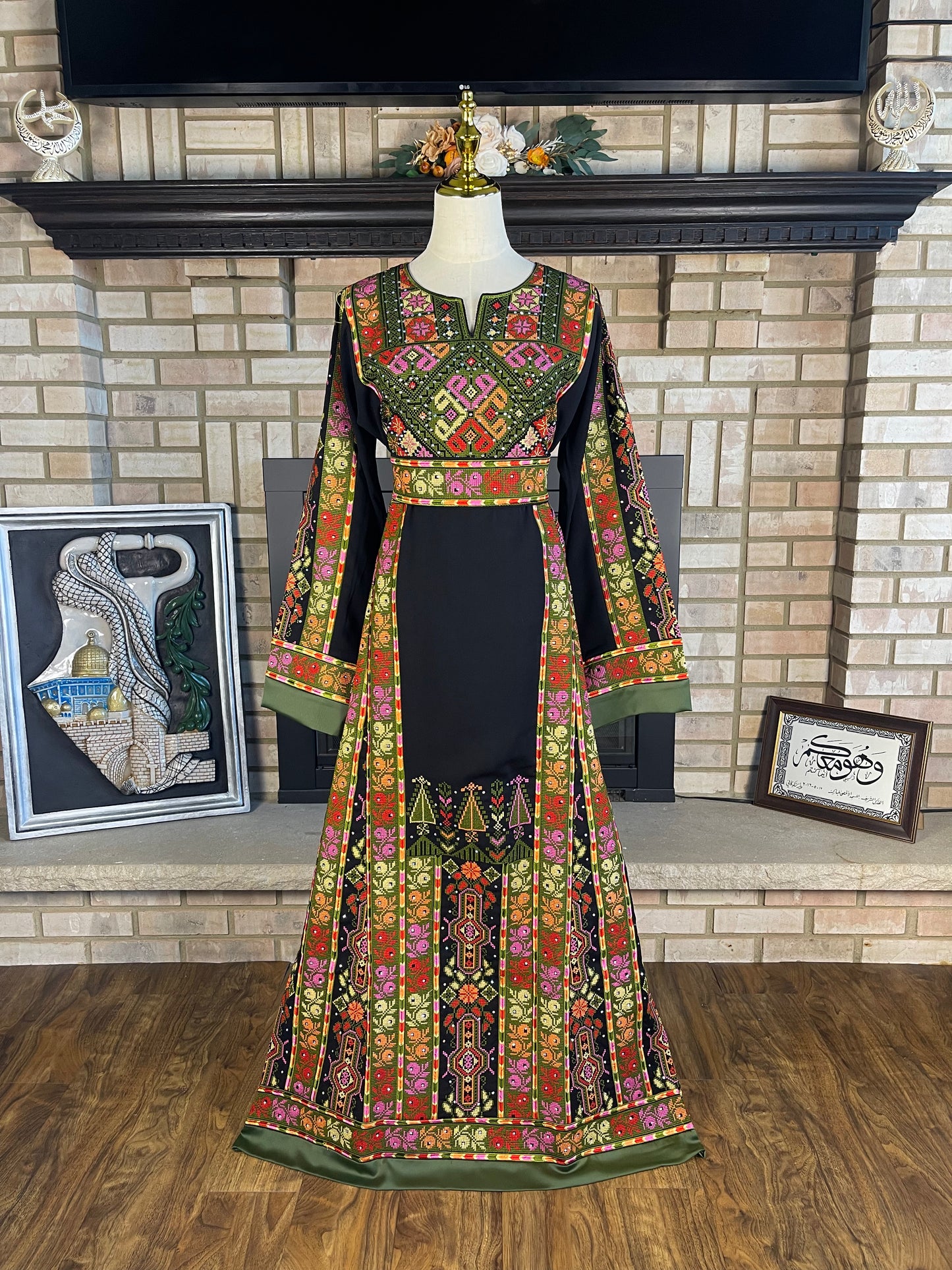 Black/Green Al-Zaytoon Thobe
