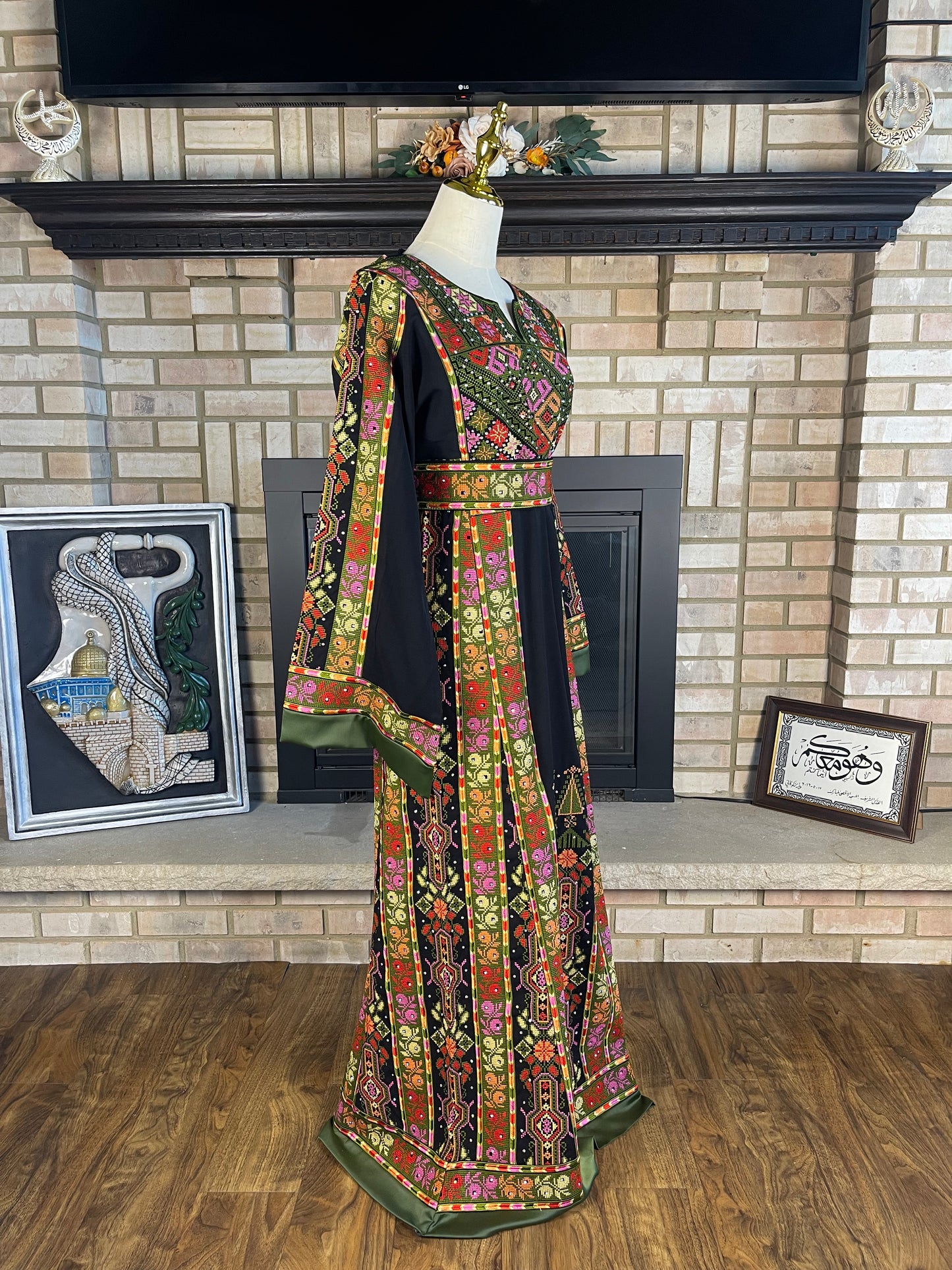 Black/Green Al-Zaytoon Thobe