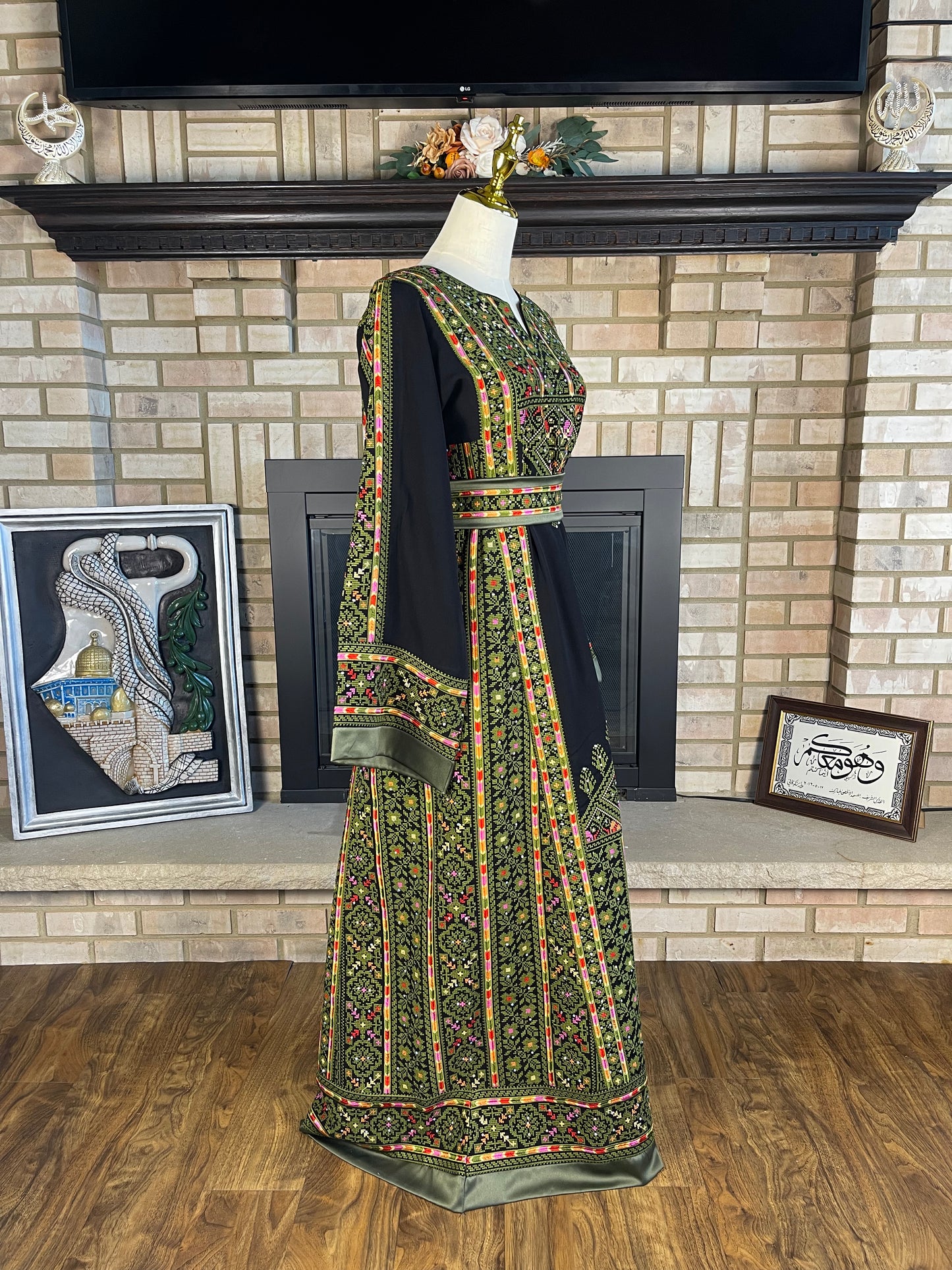 Black/Green Queen's Thobe