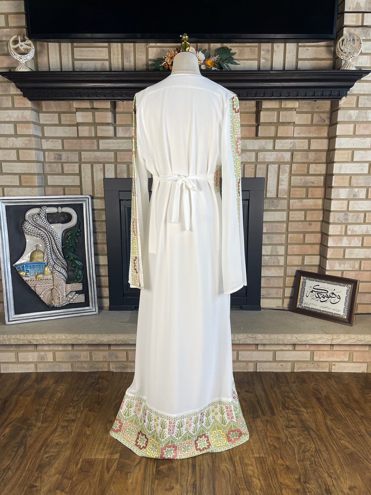 White/Green Open-Sleeve Embroidered Besht
