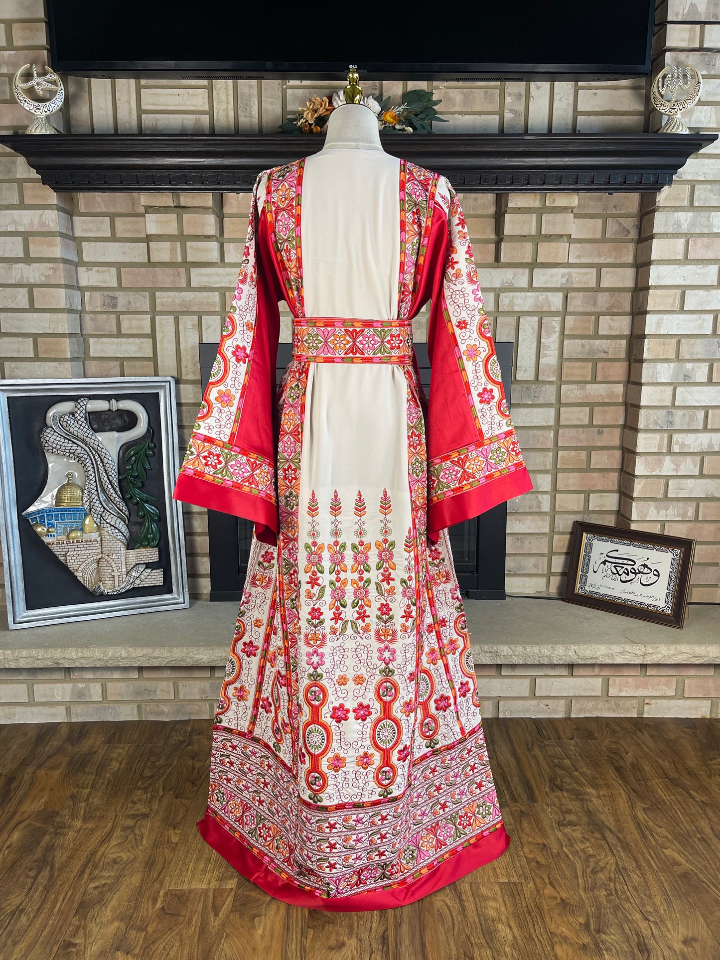 Cream/Red Satin Malaka Thobe