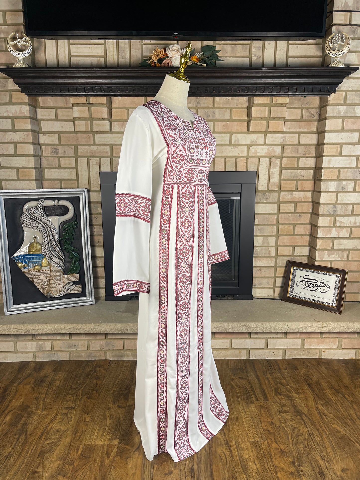White/Burgundy Jerusalem Thobe