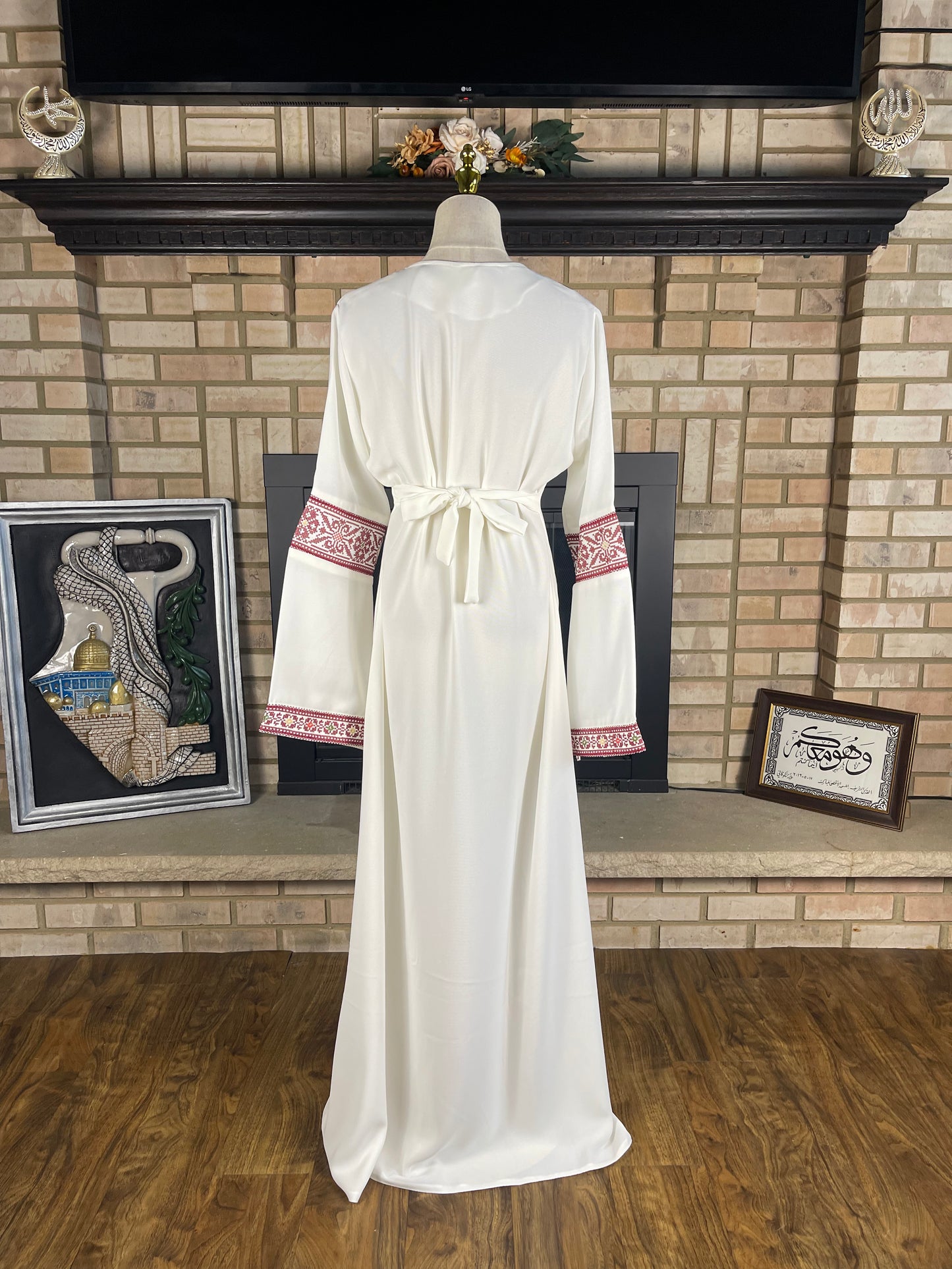White/Burgundy Jerusalem Thobe