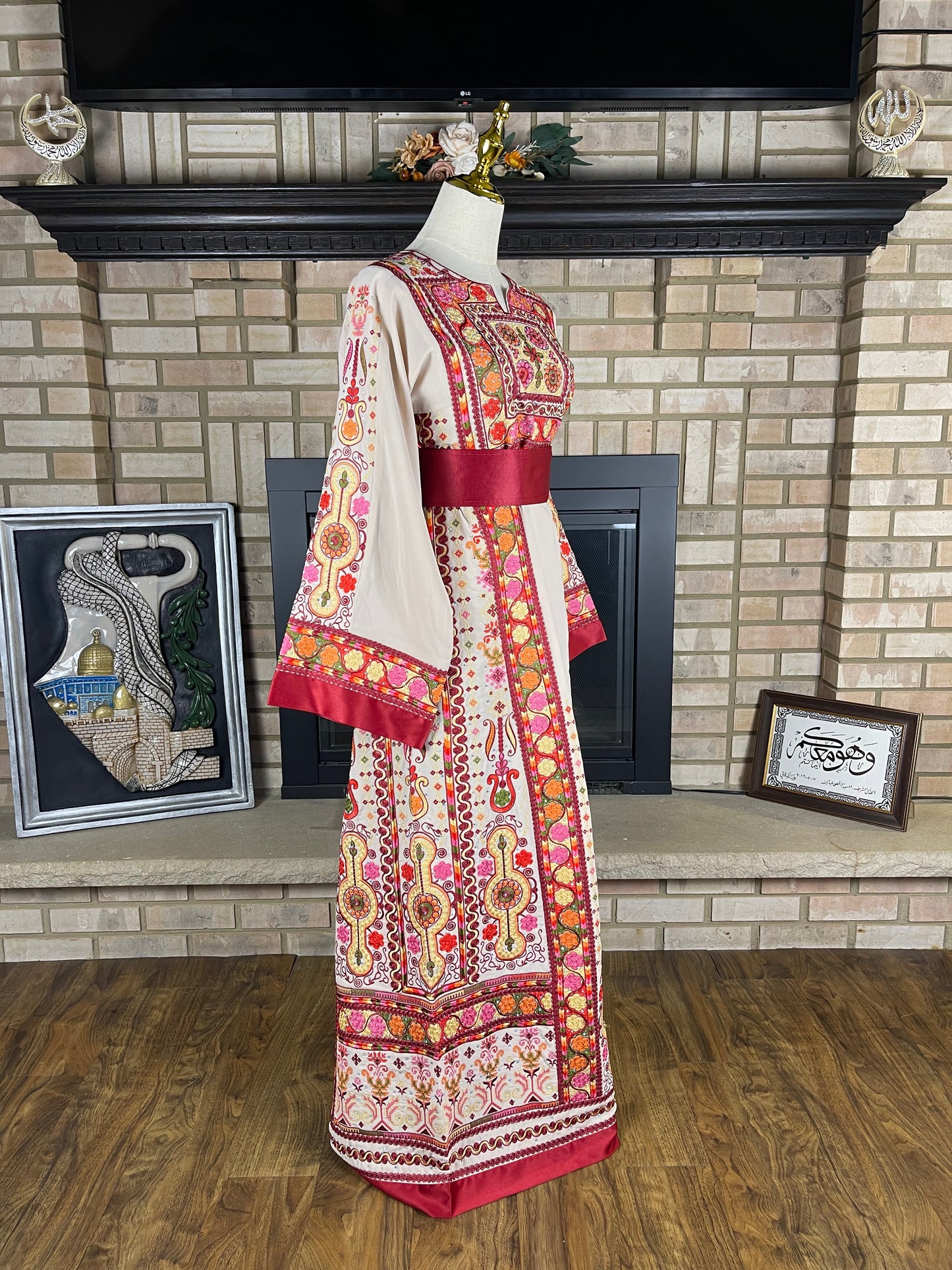 Cream/Burgundy Malaka Thobe
