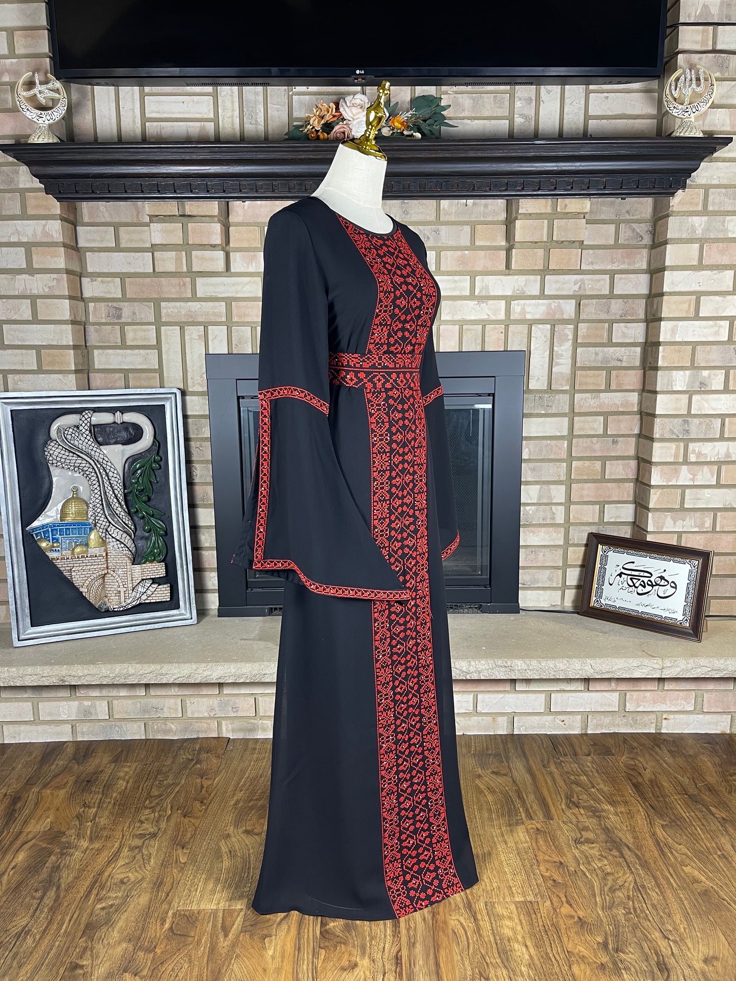 Black/Red Bell-Sleeve Chiffon Thobe