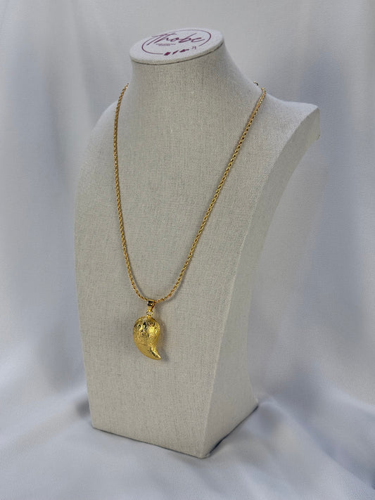 Traditional Loza Pendant and Chain