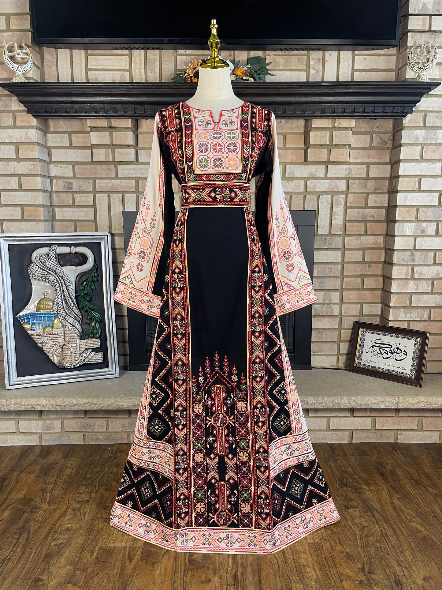 Black/White Jabalia Thobe