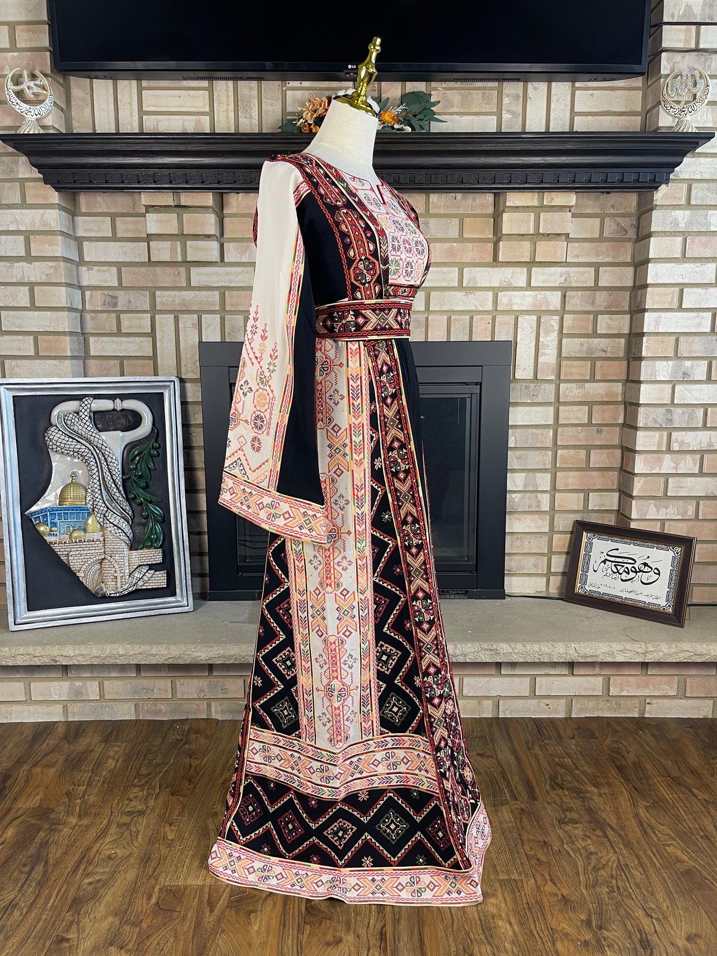 Black/White Jabalia Thobe