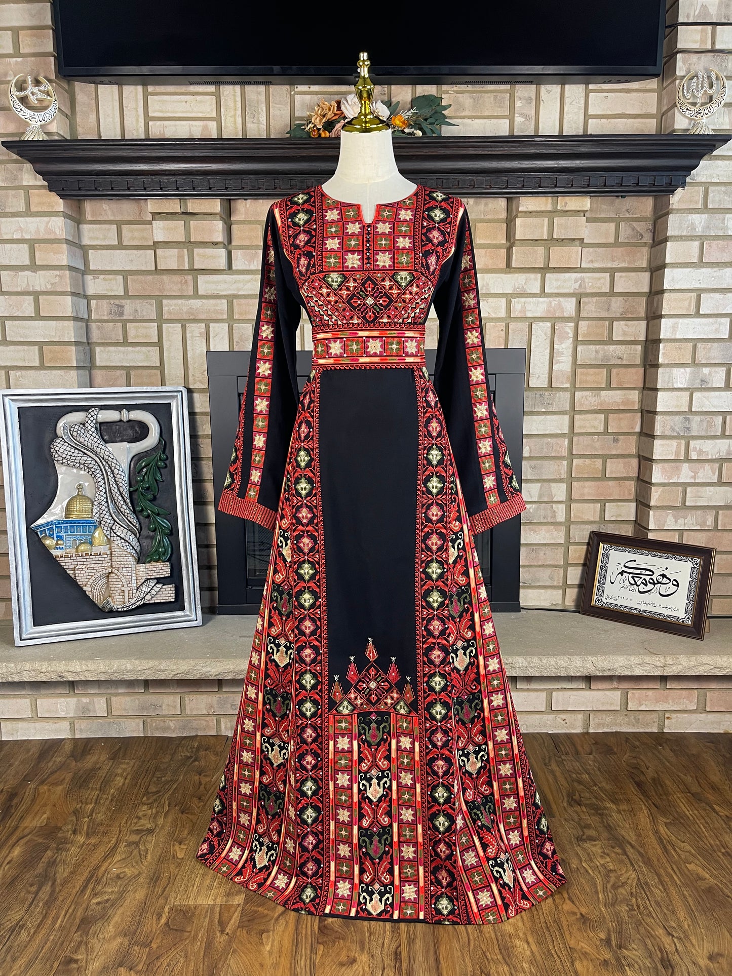 Black/Red Deir Al-Balah Thobe