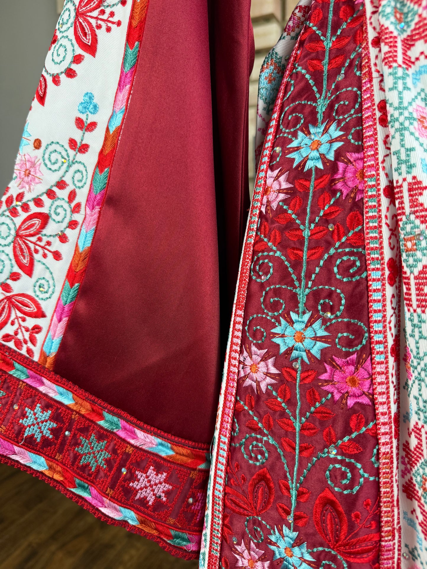 White/Red Al-Lidd Thobe
