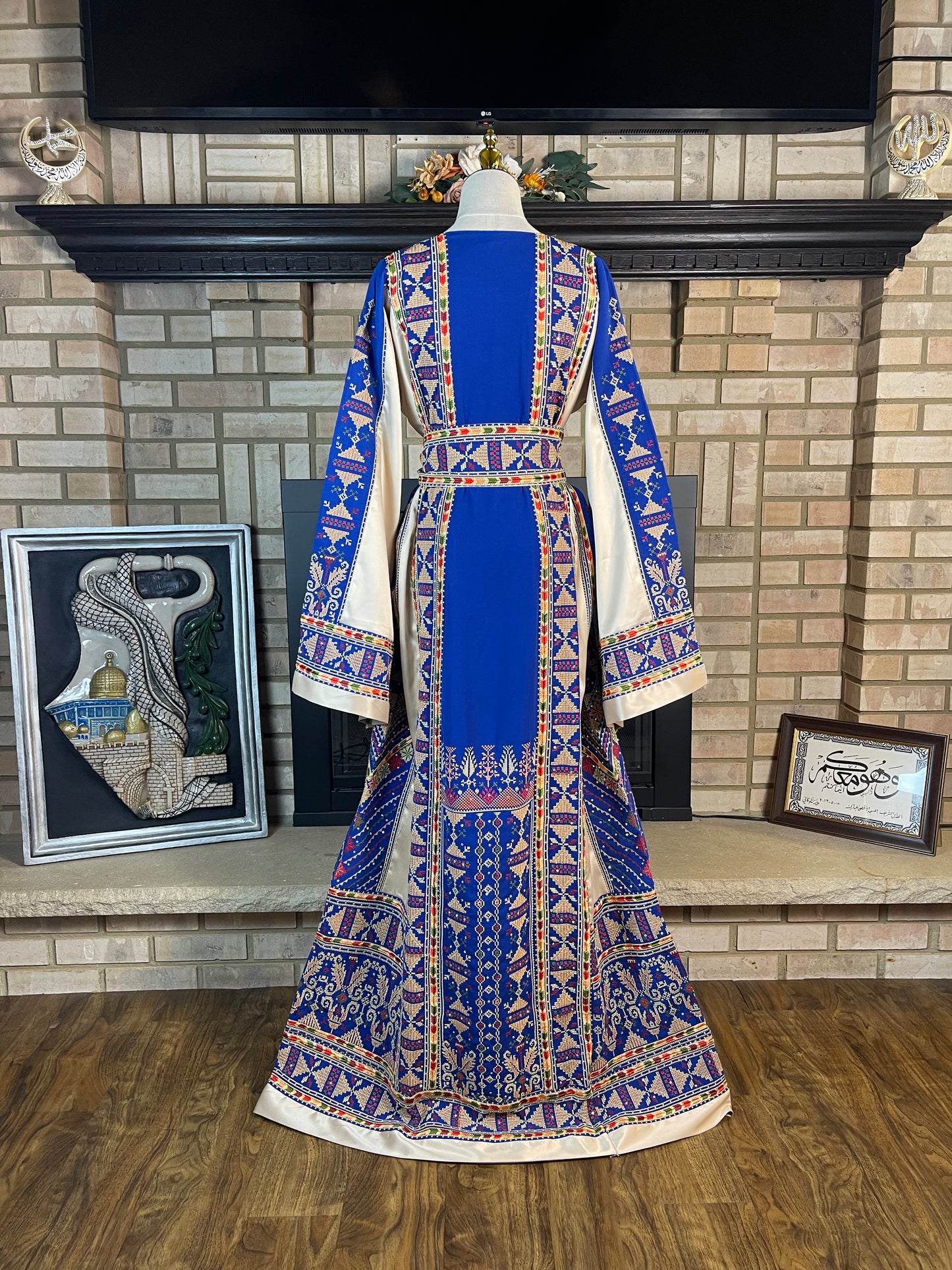 Blue/Gold Akka Thobe