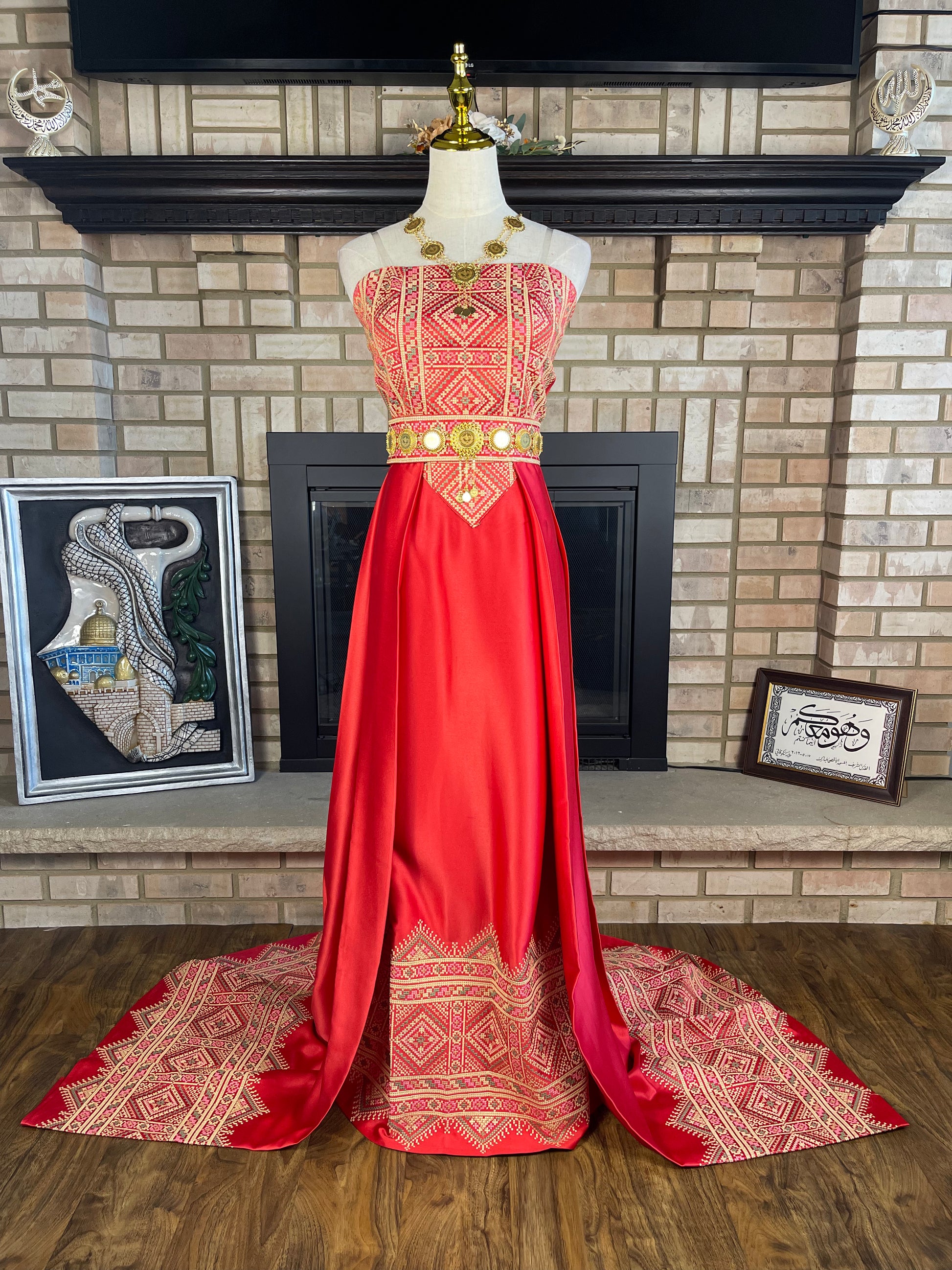 Red/Gold Satin Bridal Thobe II Thobe Dresses Red/Gold Satin Bridal Thobe II Thobe Dresses